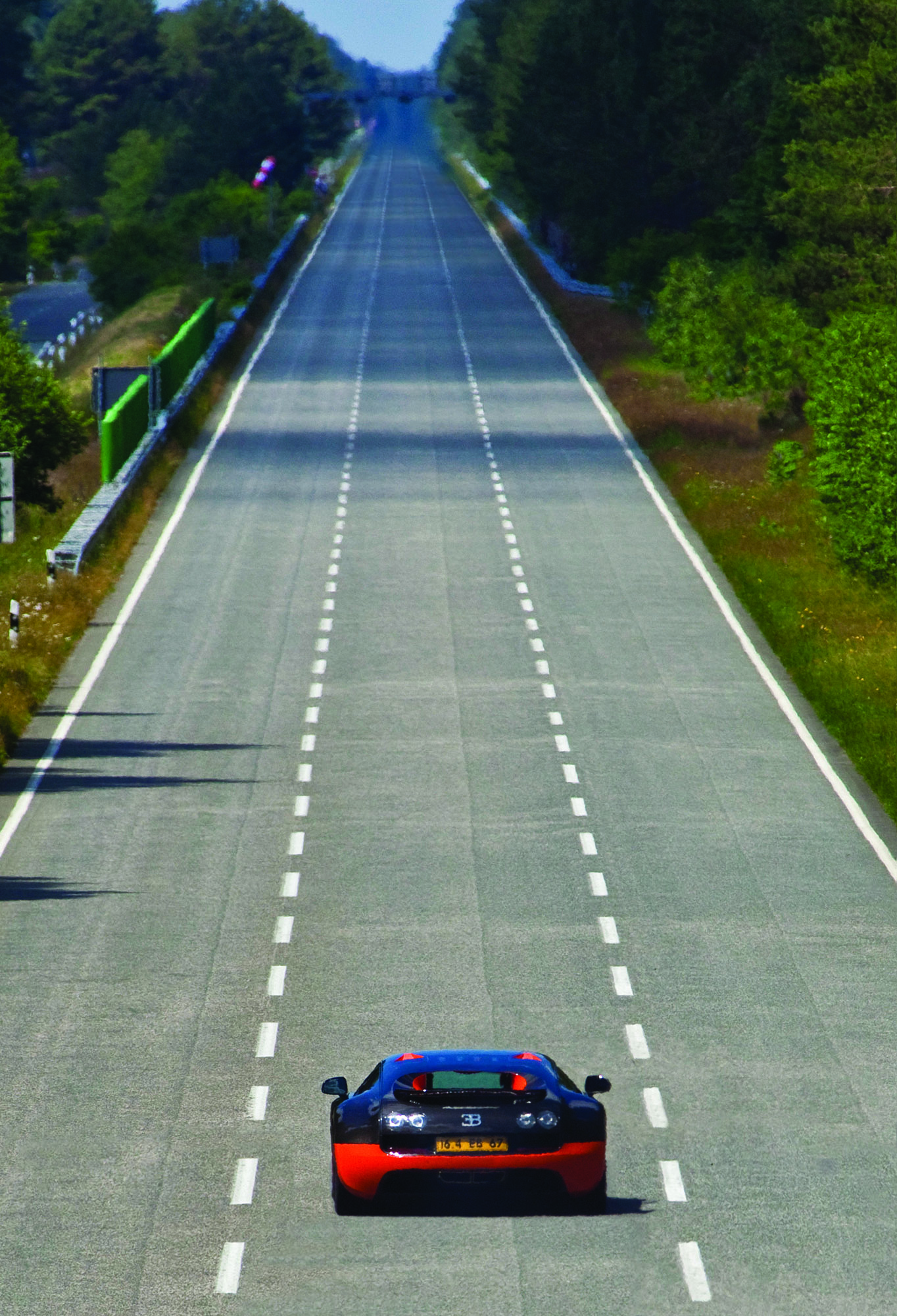 Bugatti Veyron 16.4 Super Sport photo #15
