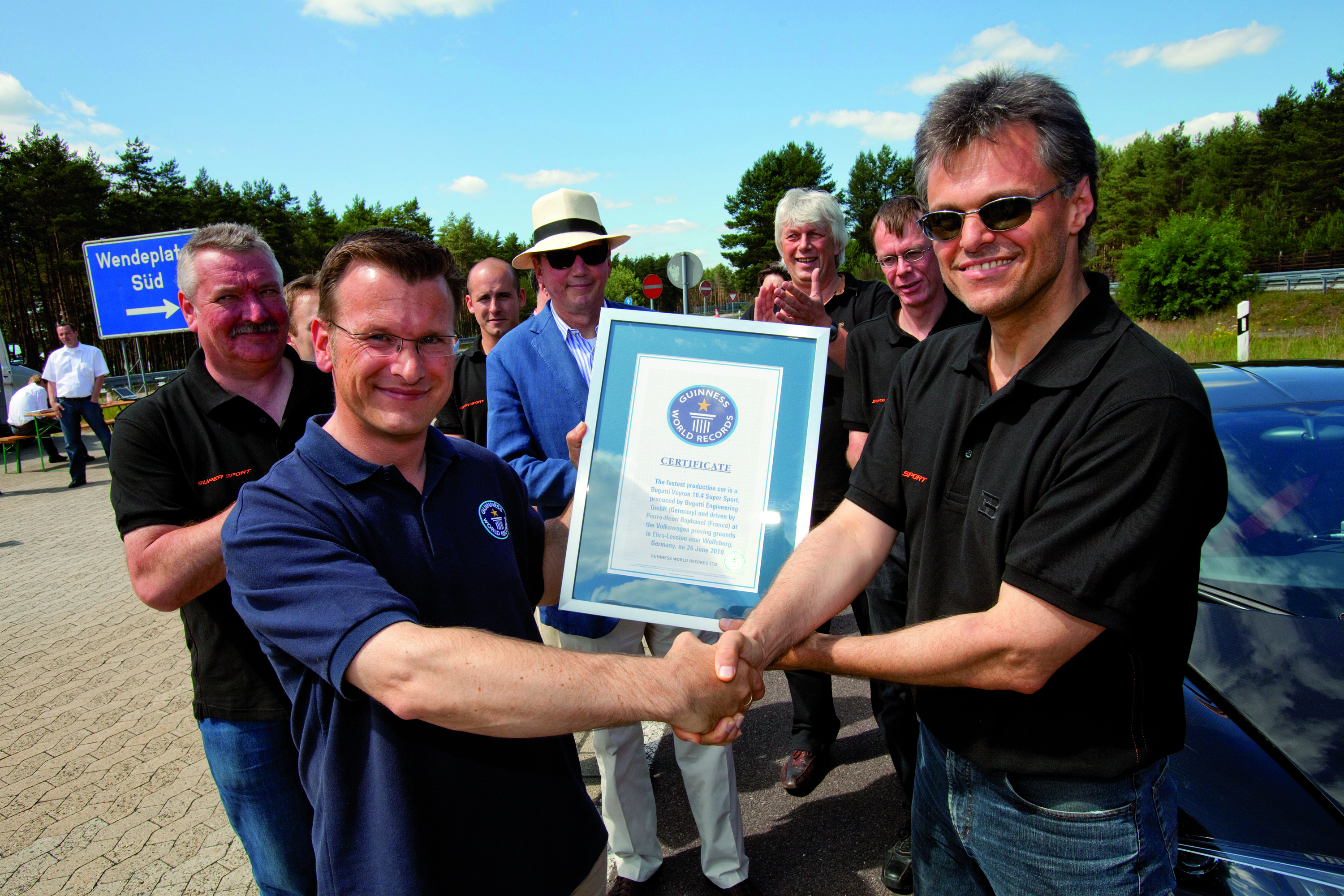 Bugatti Veyron 16.4 Super Sport photo #25