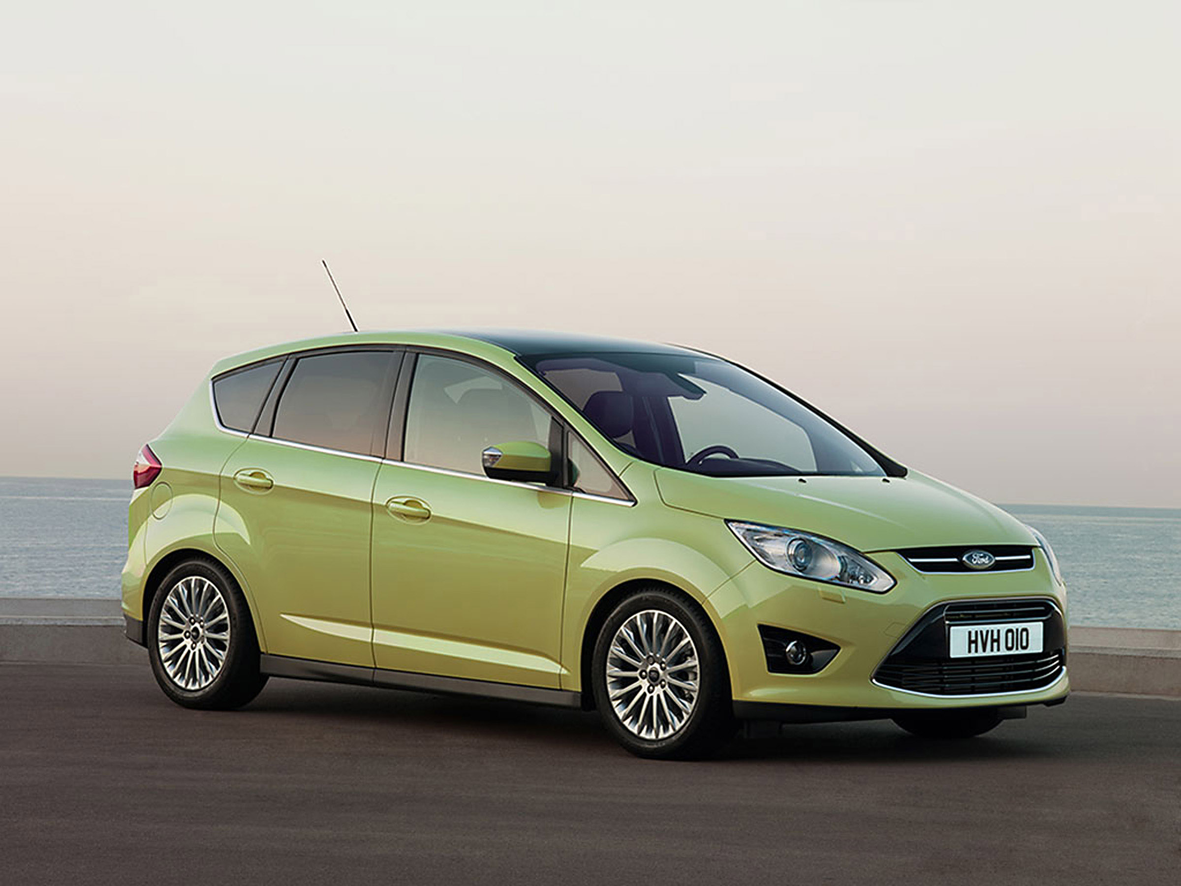 Ford C-MAX photo #2