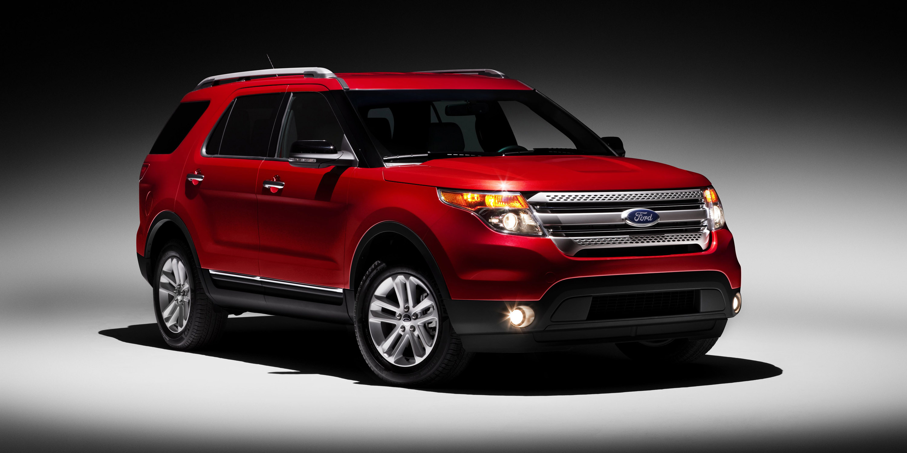 Ford Explorer photo #16
