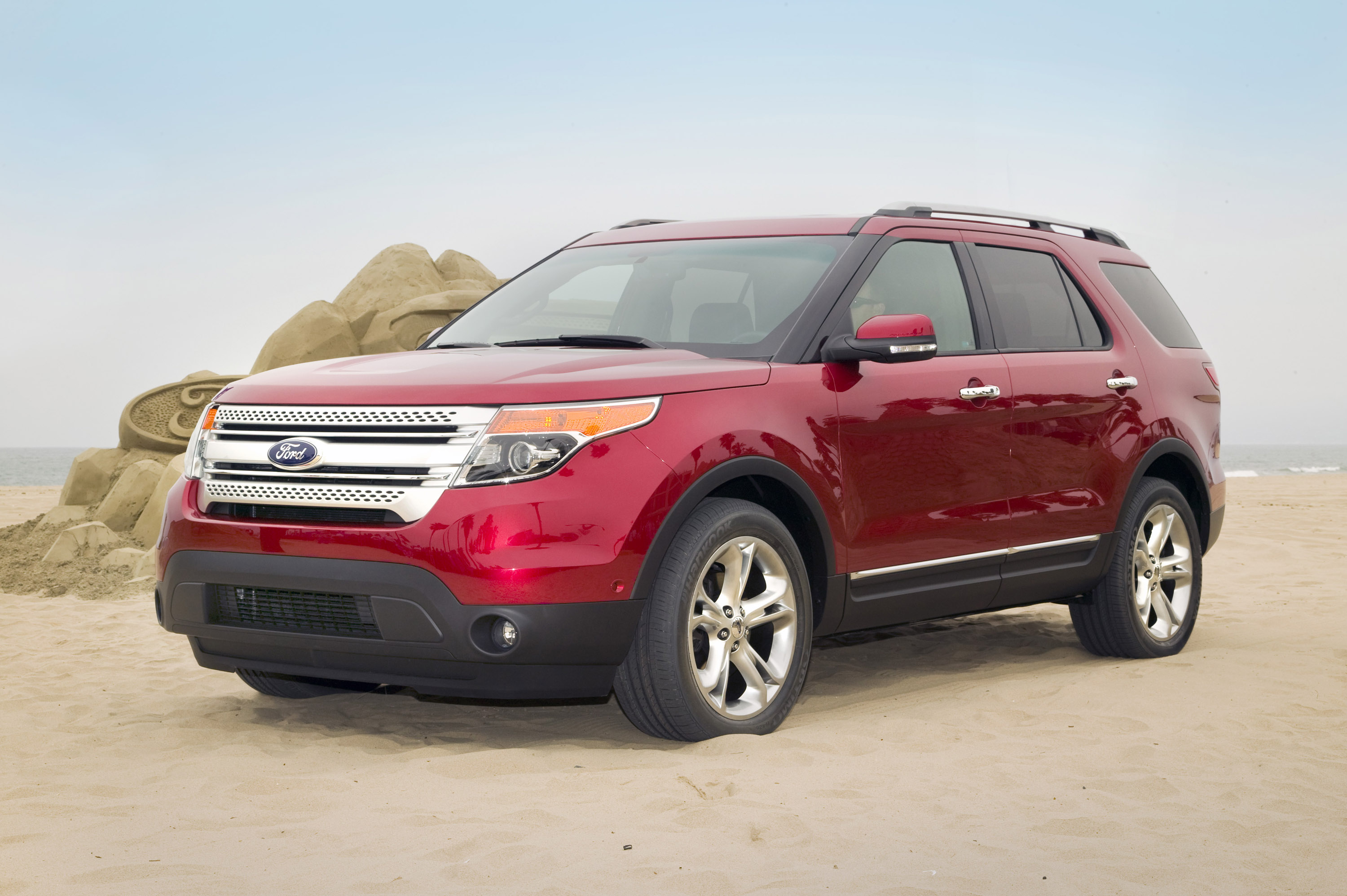 Ford Explorer photo #19