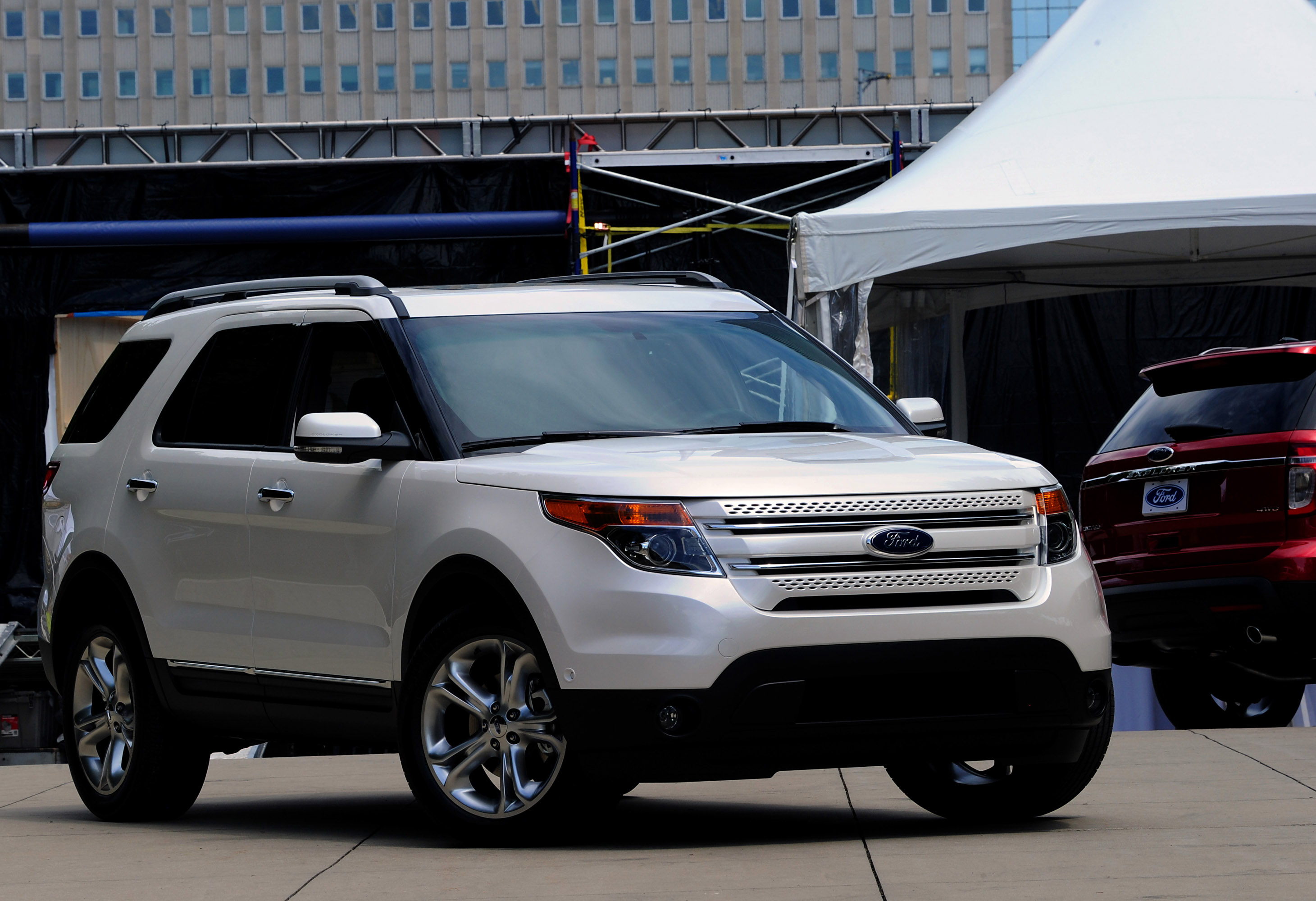 Ford Explorer photo #20