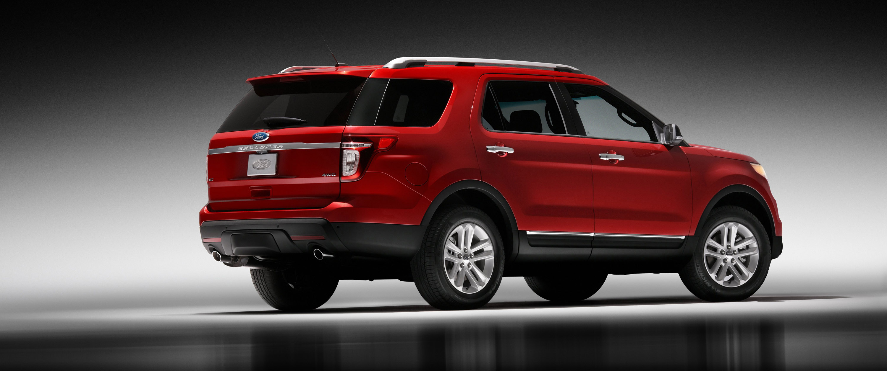 Ford Explorer photo #27