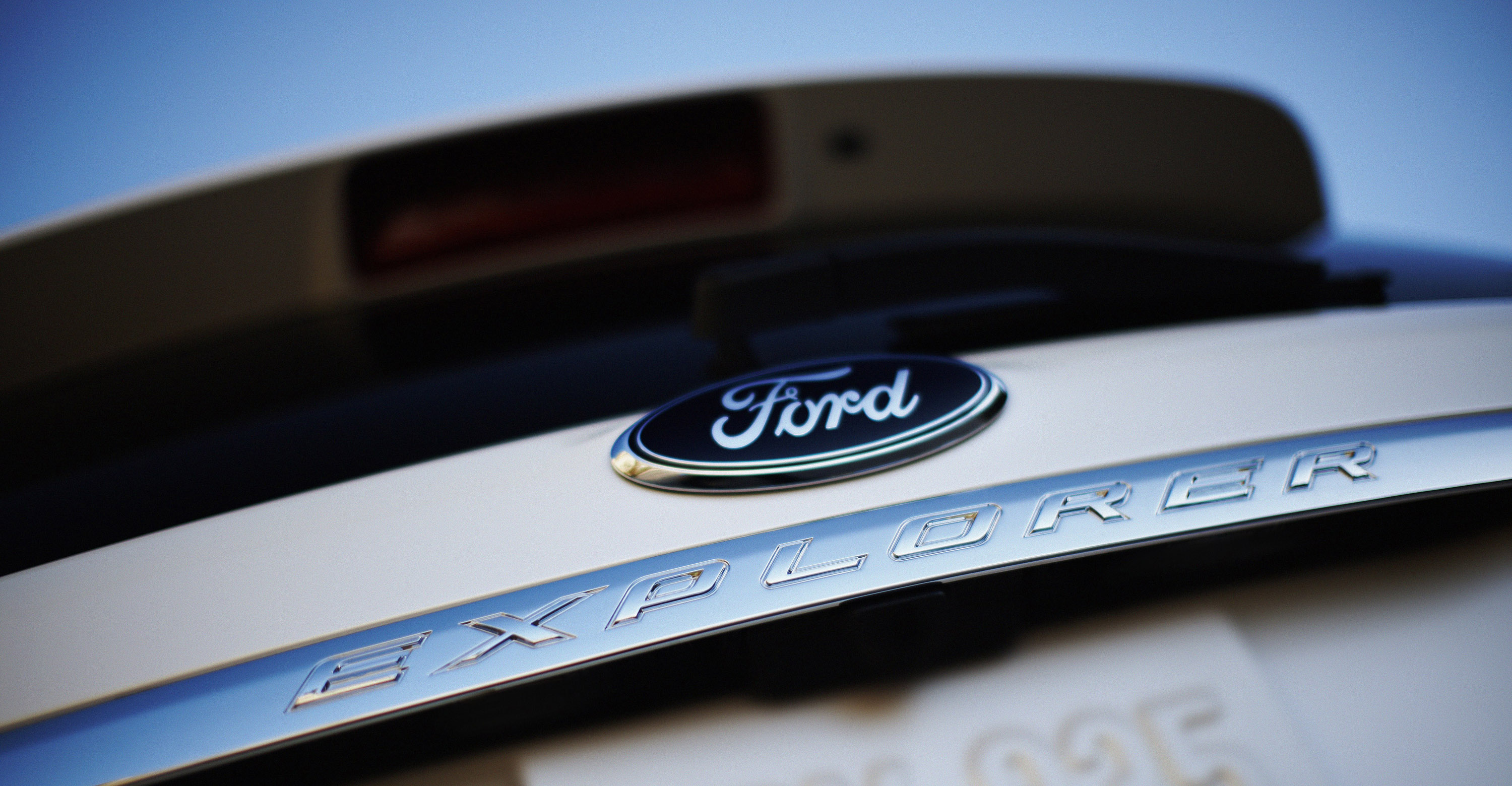 Ford Explorer photo #33