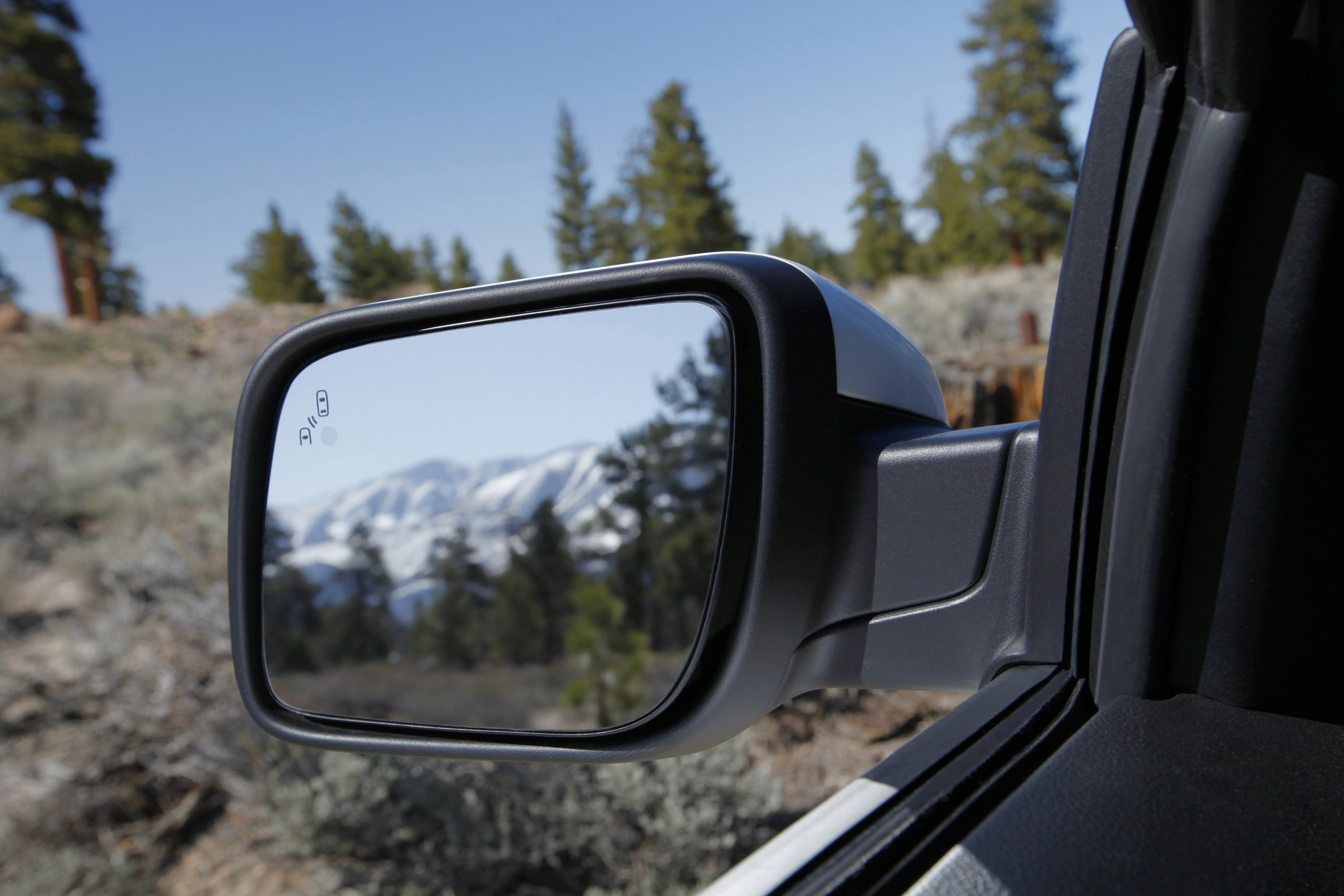 Ford Explorer photo #34