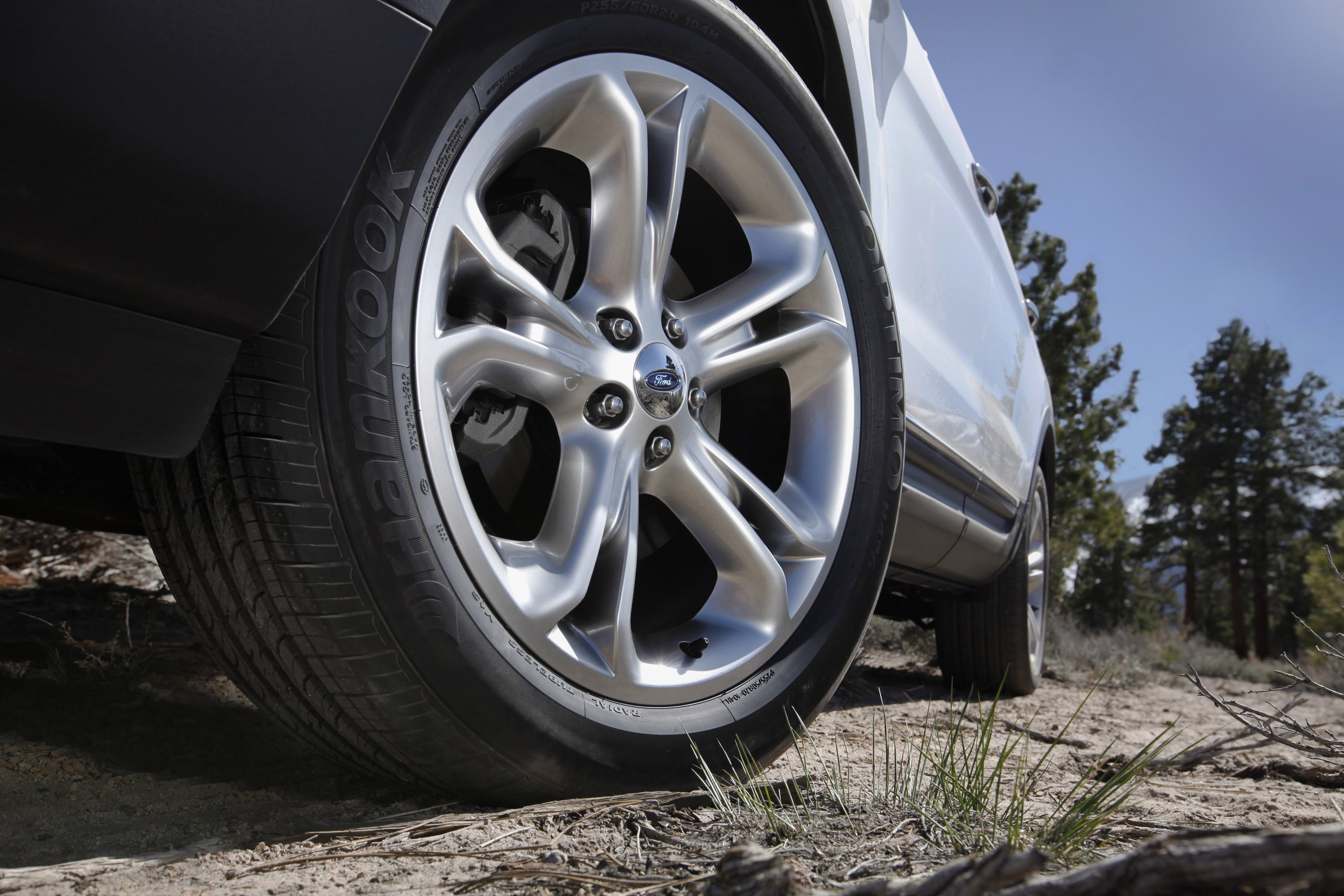 Ford Explorer photo #35