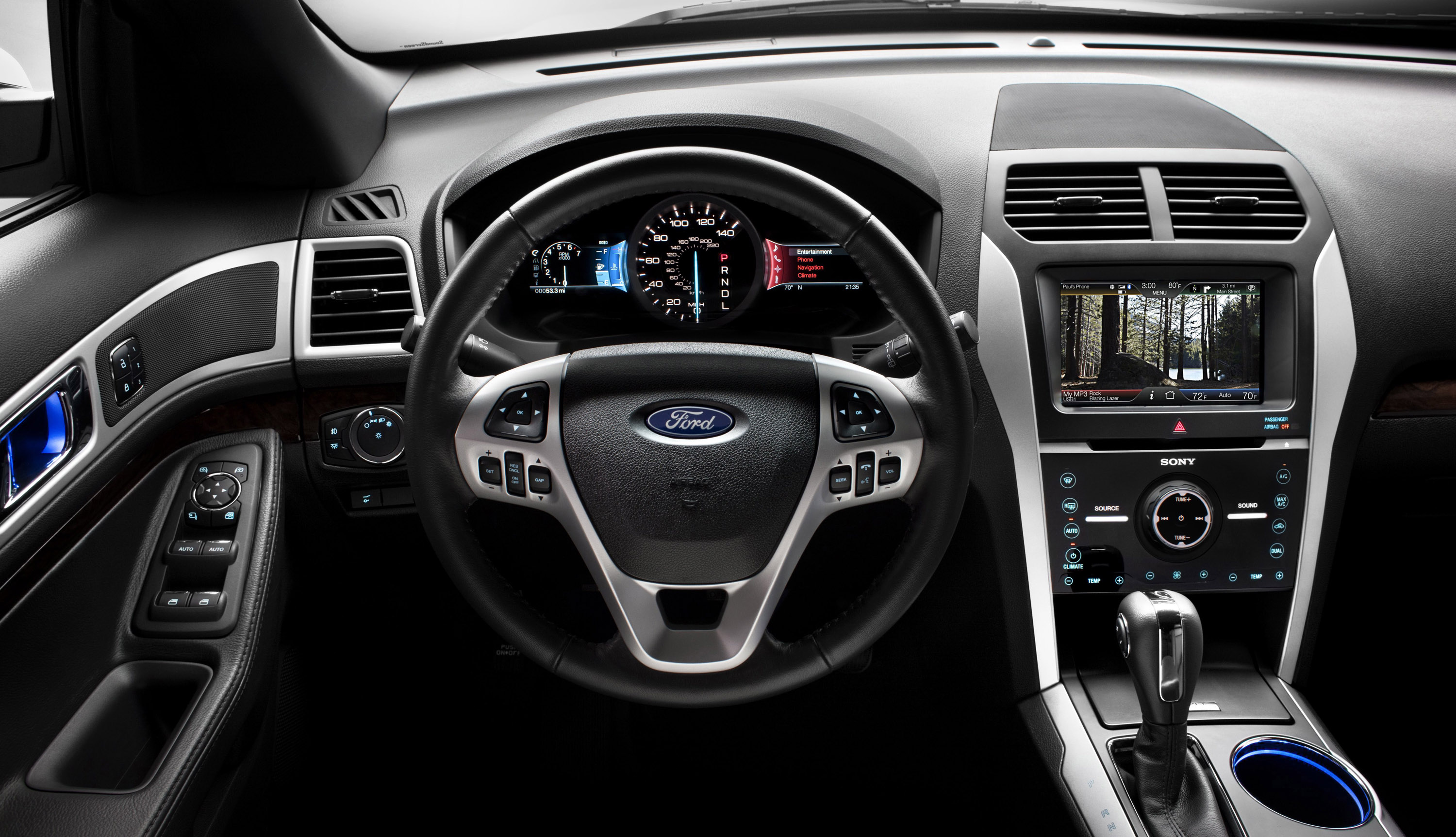 Ford Explorer photo #48