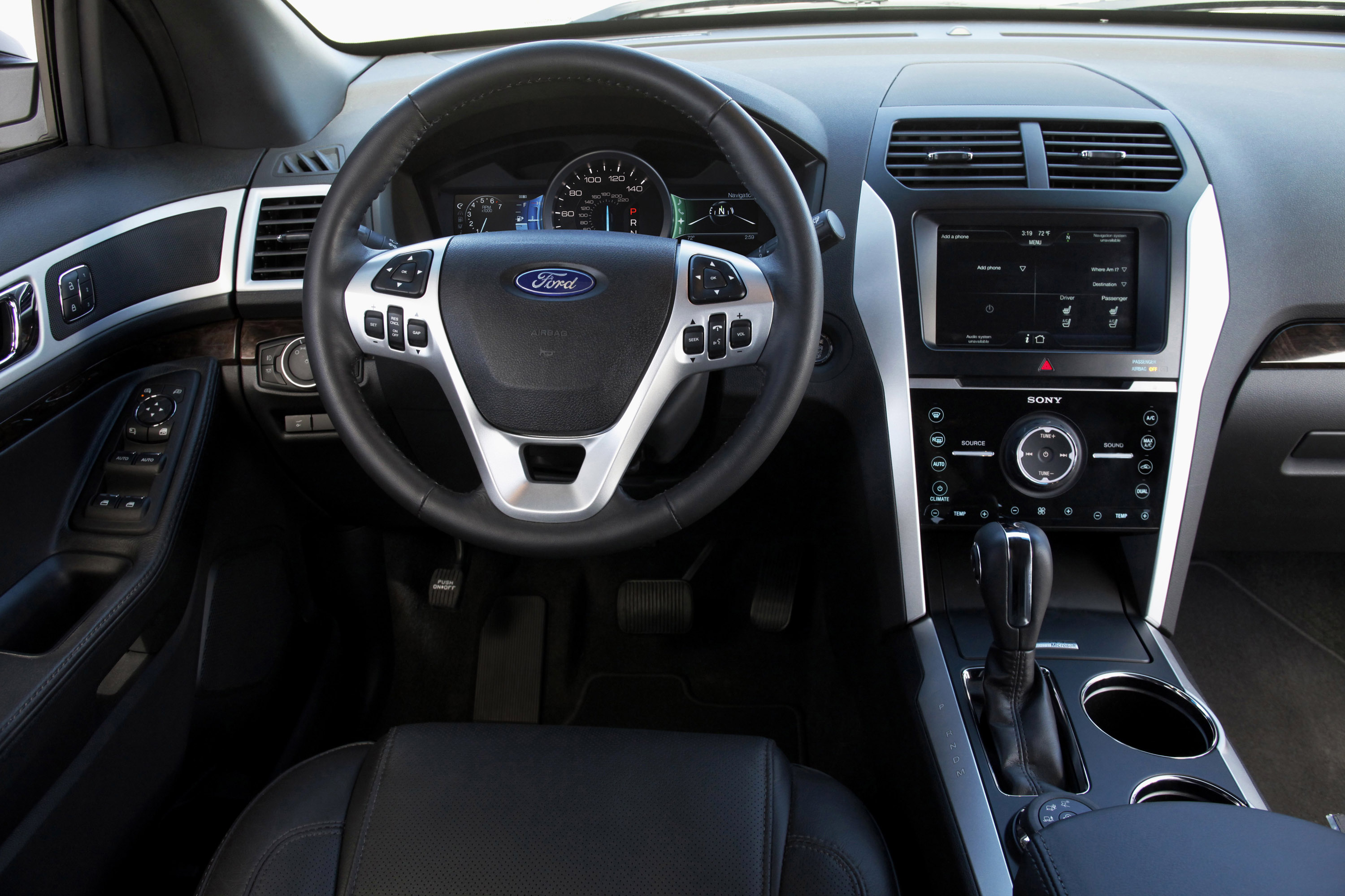 Ford Explorer photo #49