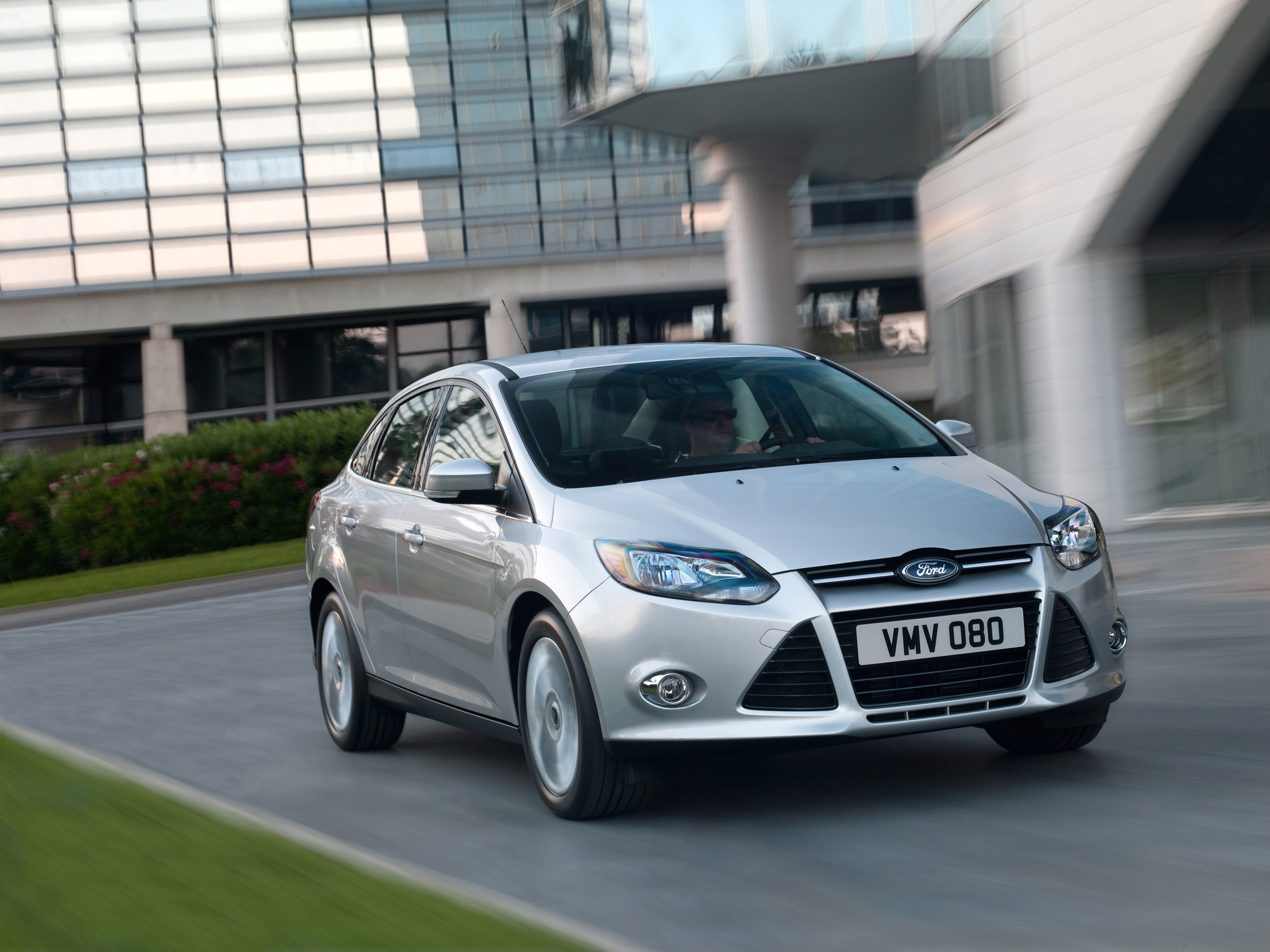 Ford Focus Sedan photo #2