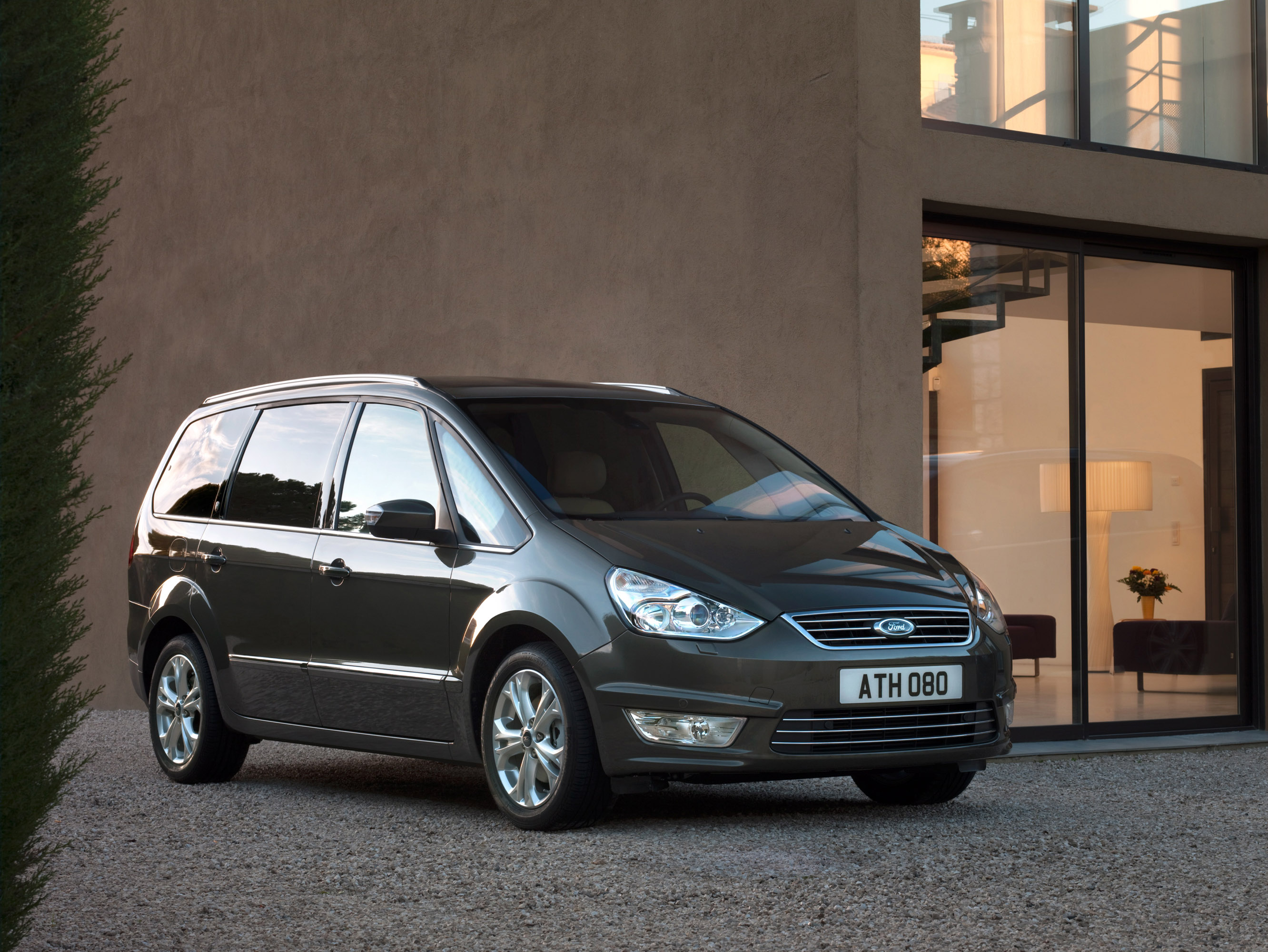 Ford Galaxy photo #2