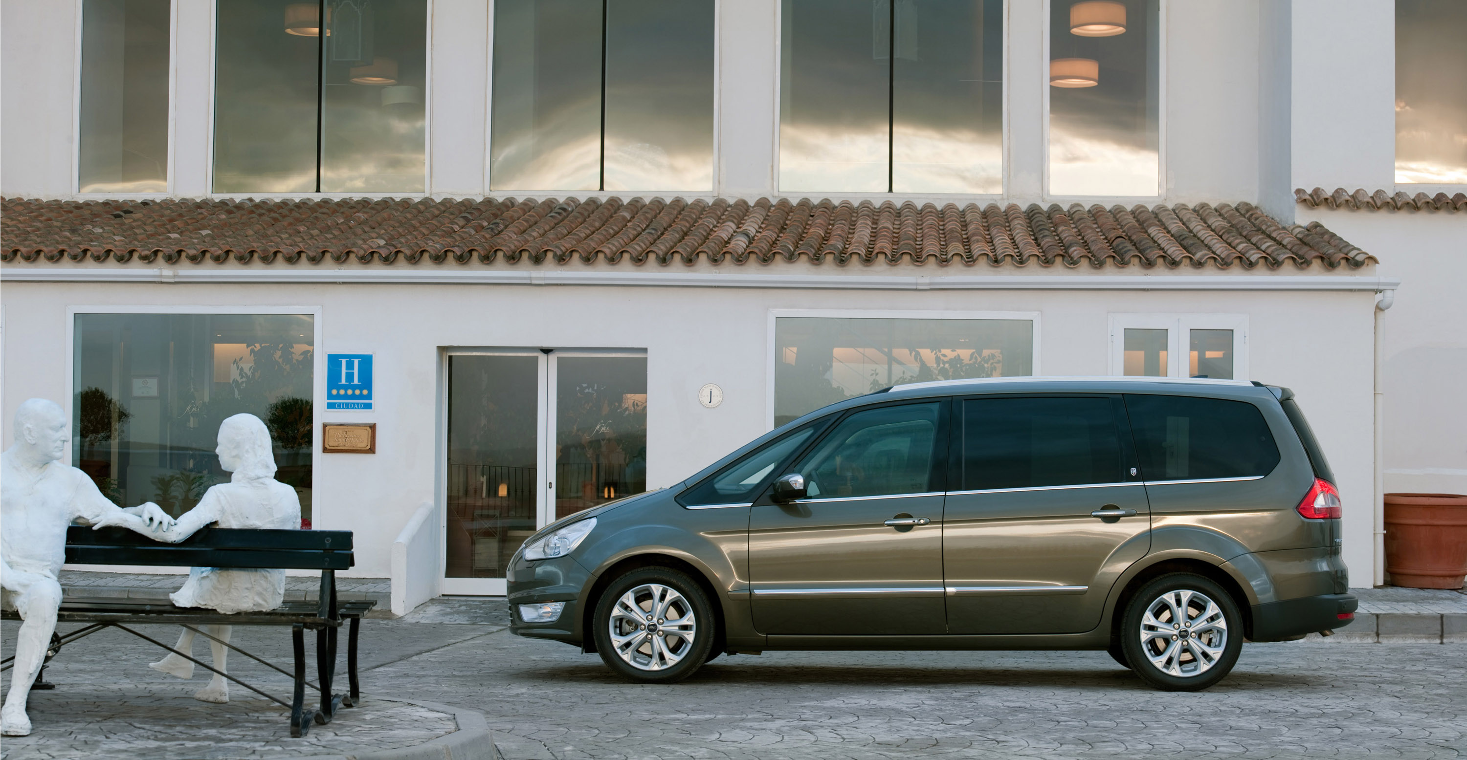 Ford Galaxy photo #9