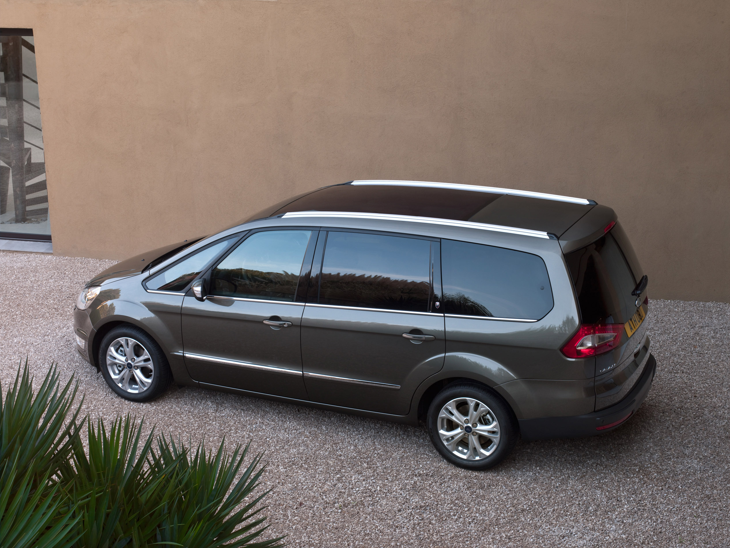 Ford Galaxy photo #13