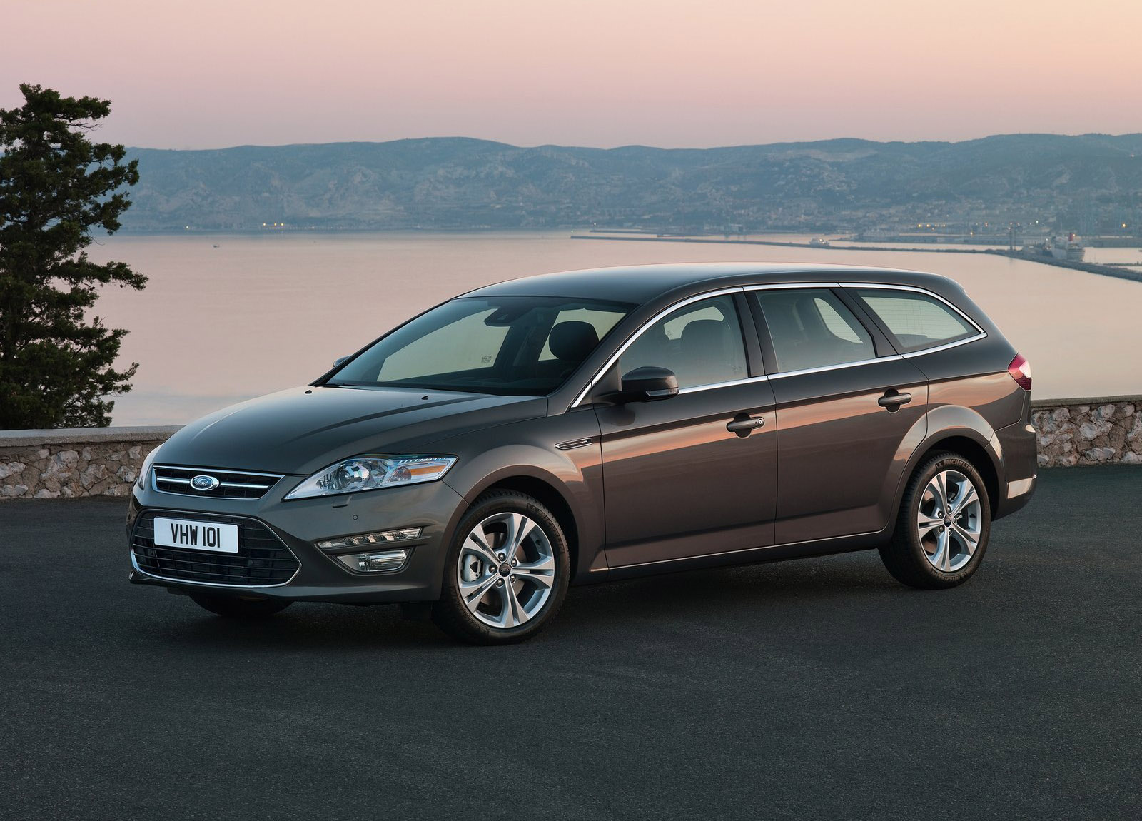 Ford Mondeo Wagon photo #4