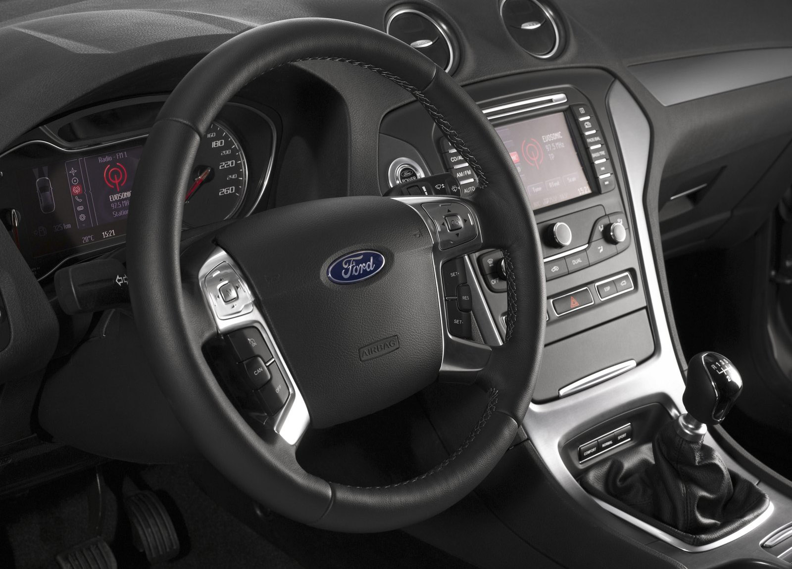Ford Mondeo Wagon photo #15