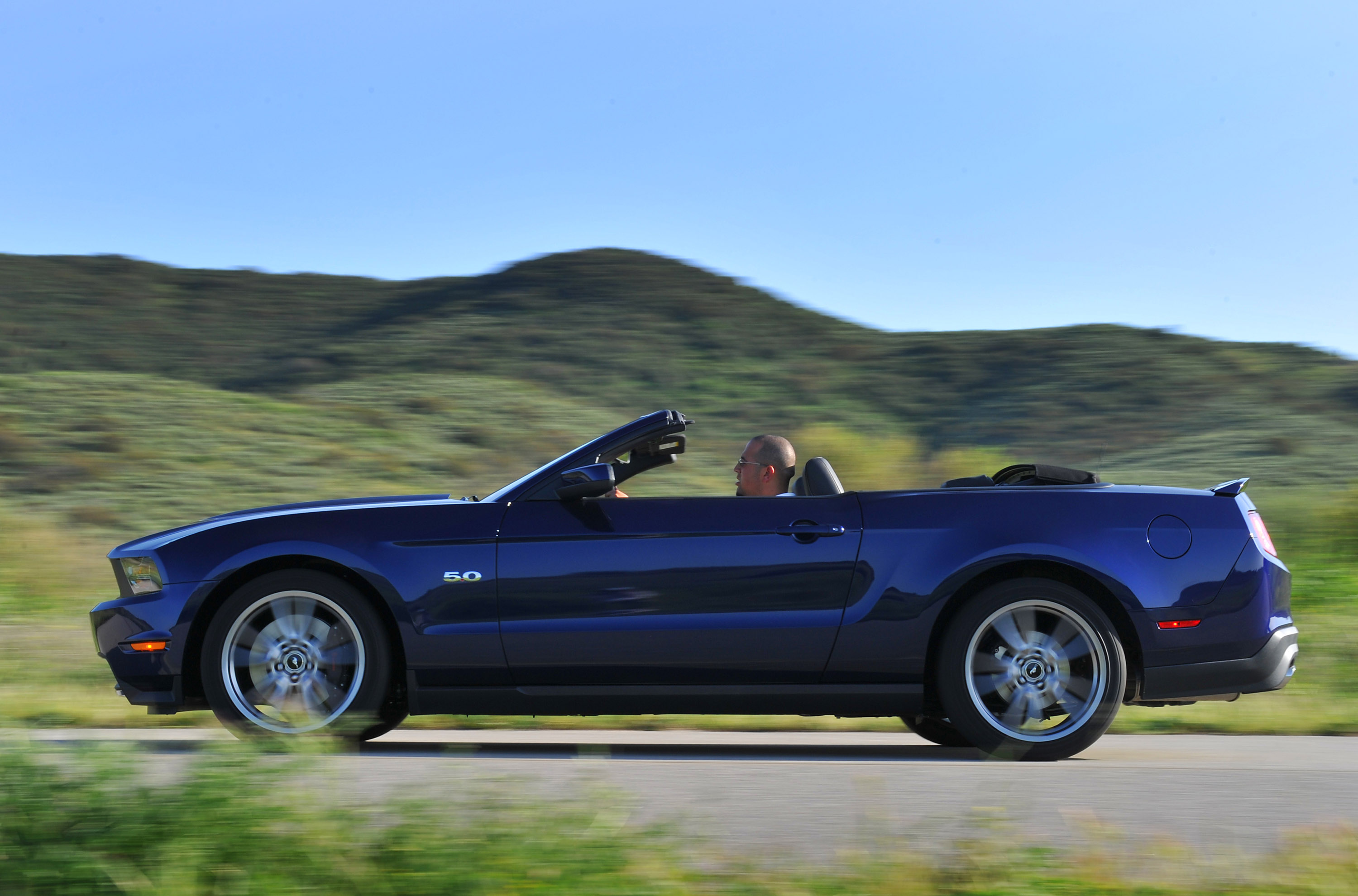 Ford Mustang GT photo #25