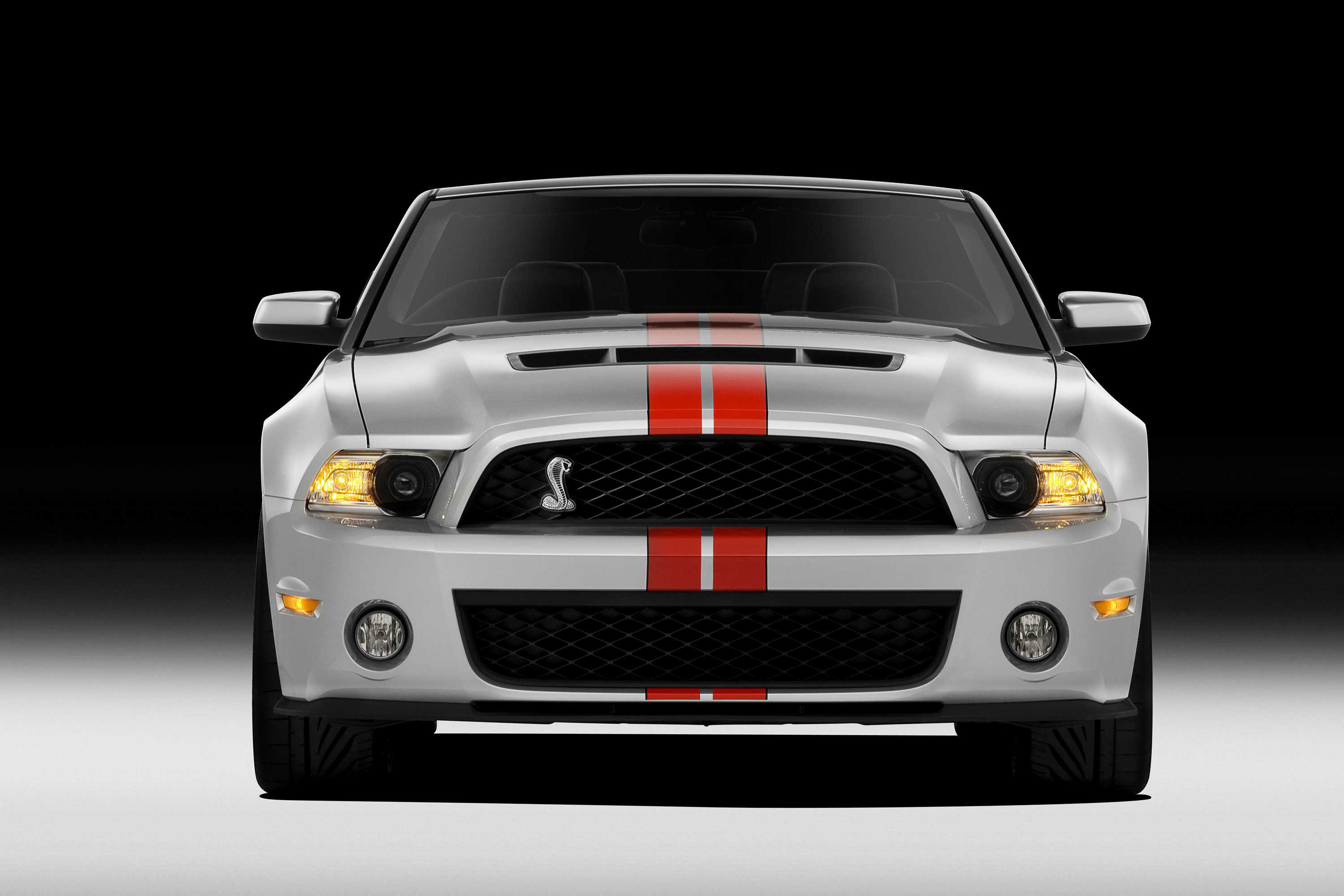 Ford Mustang Shelby GT500 Convertible photo #2
