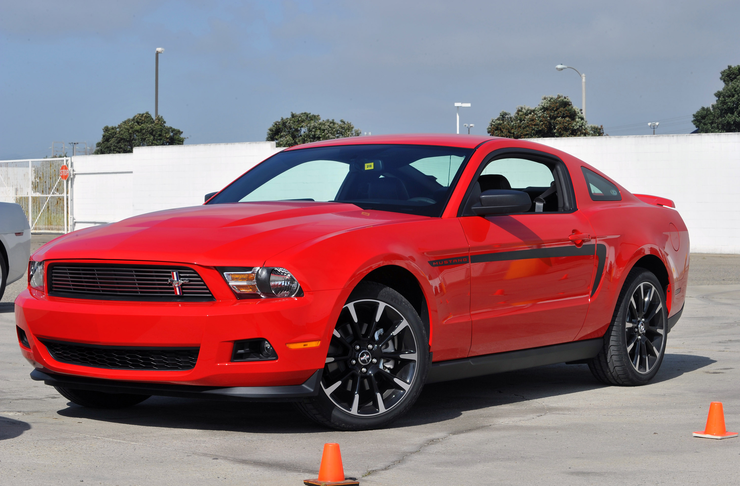 Ford Mustang V-6 photo #4