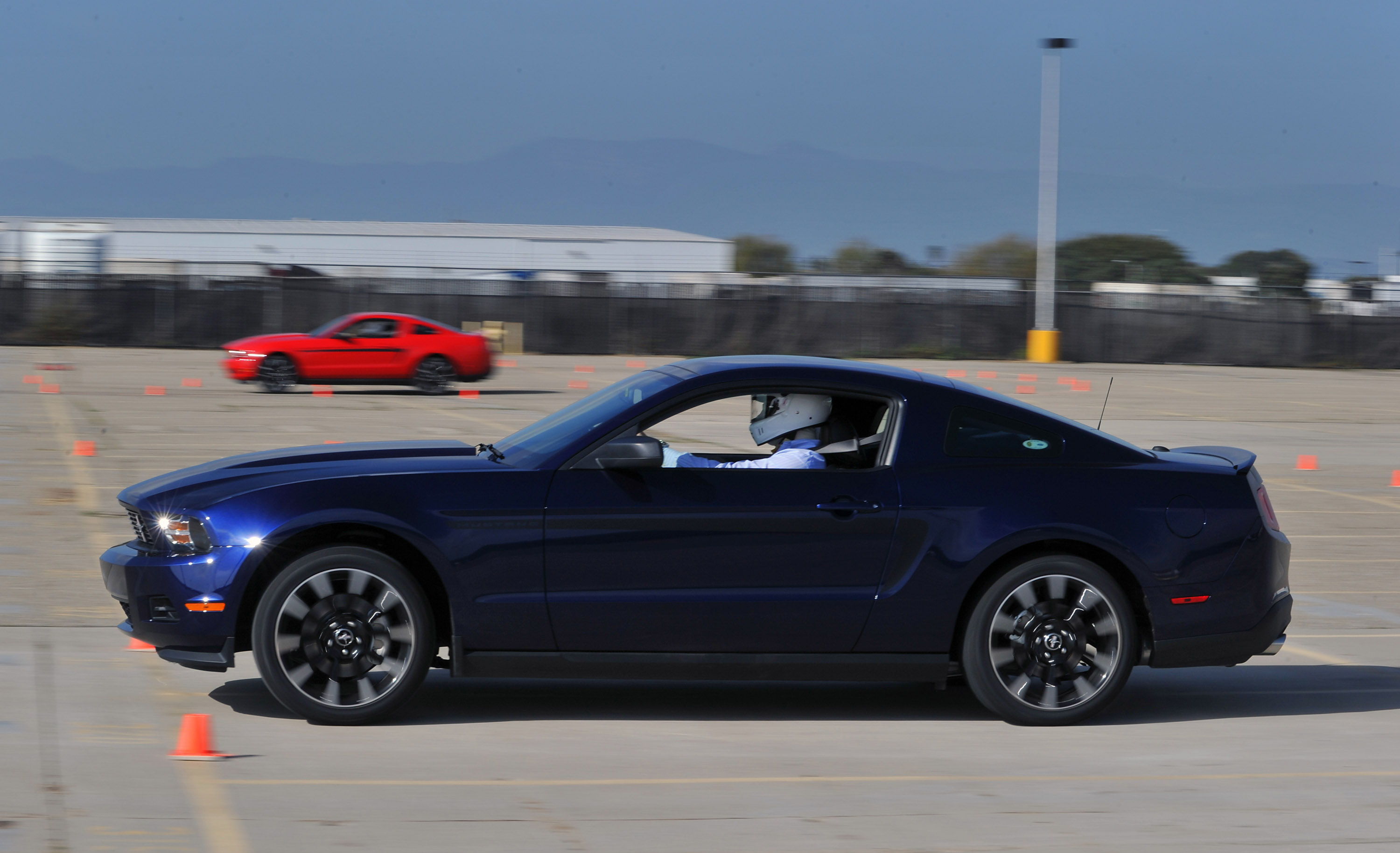 Ford Mustang V-6 photo #25