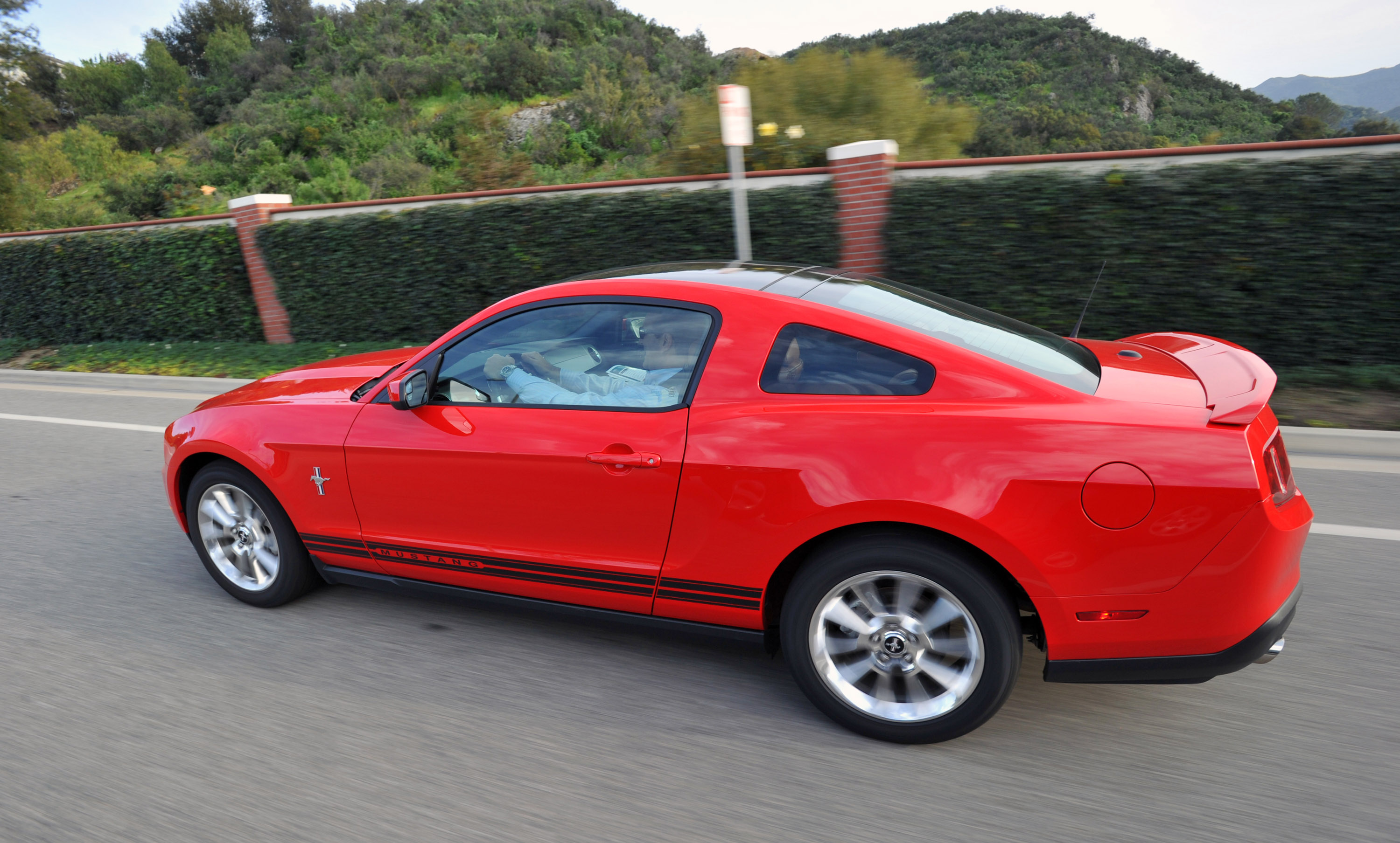 Ford Mustang V-6 photo #30