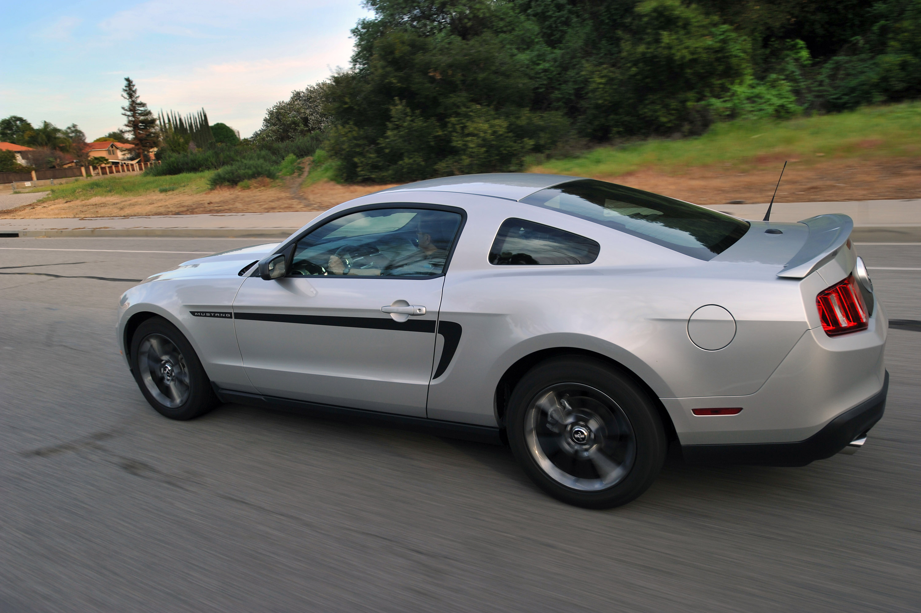 Ford Mustang V-6 photo #32