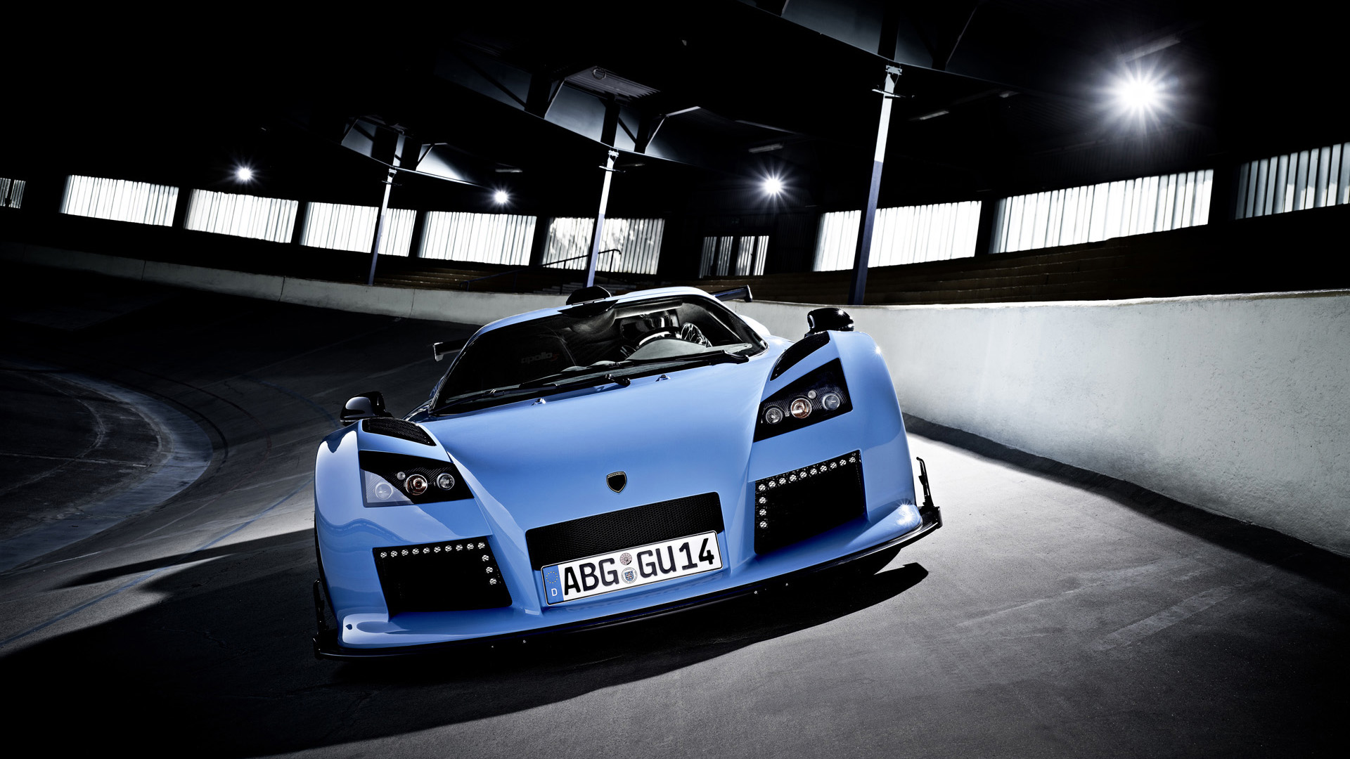 Gumpert Apollo S photo #1