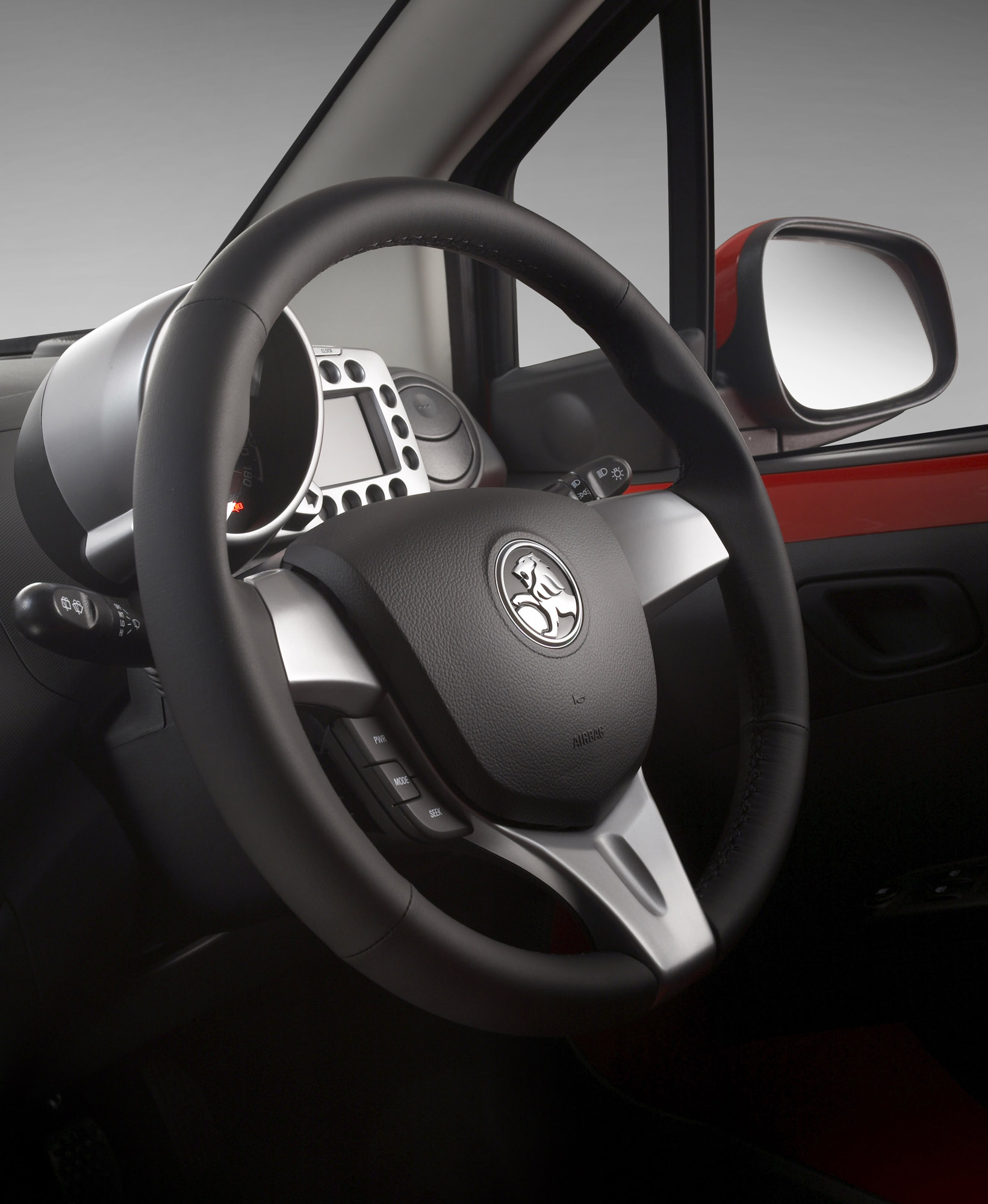 Holden Barina Spark CDX photo #40