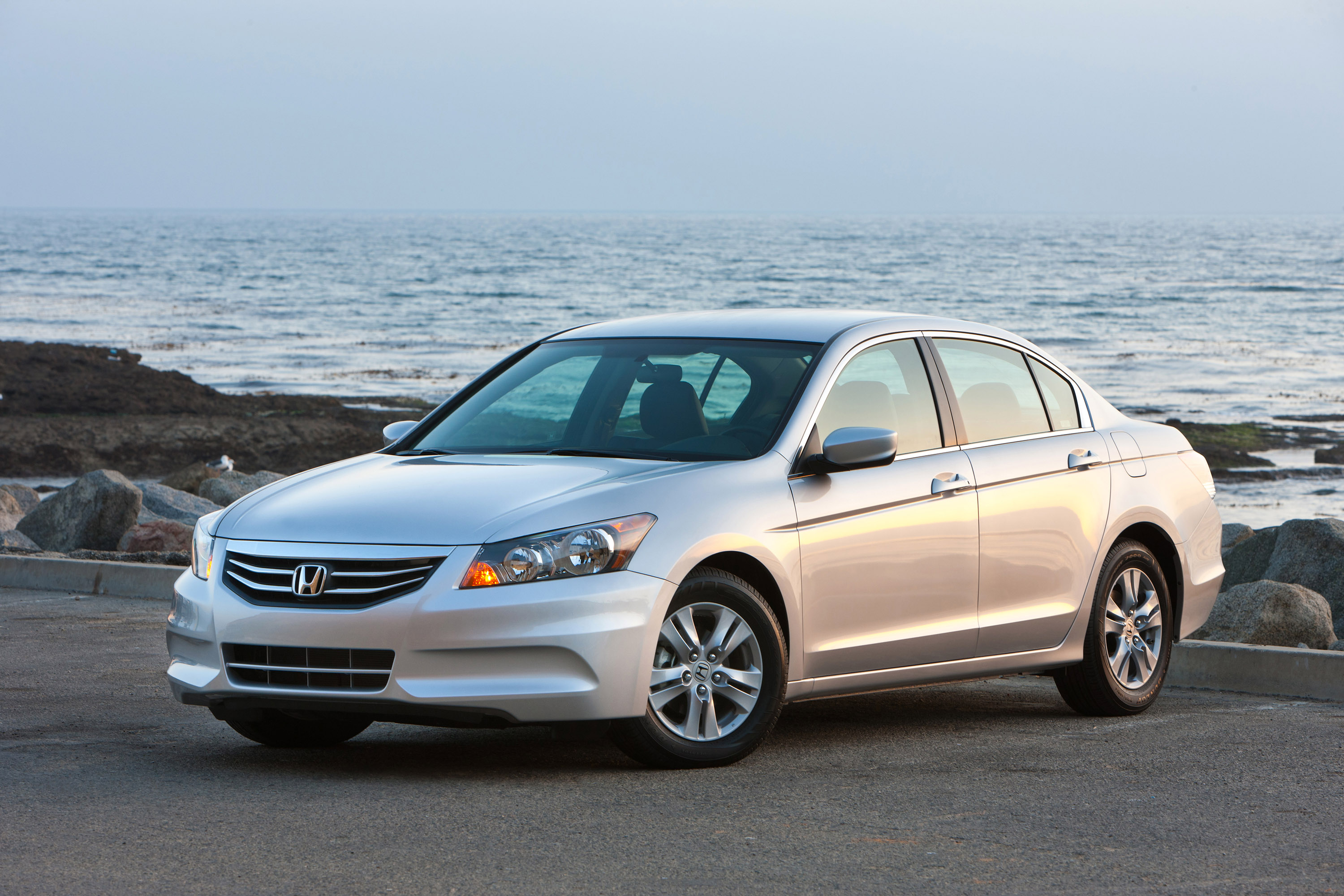 Honda Accord photo #10