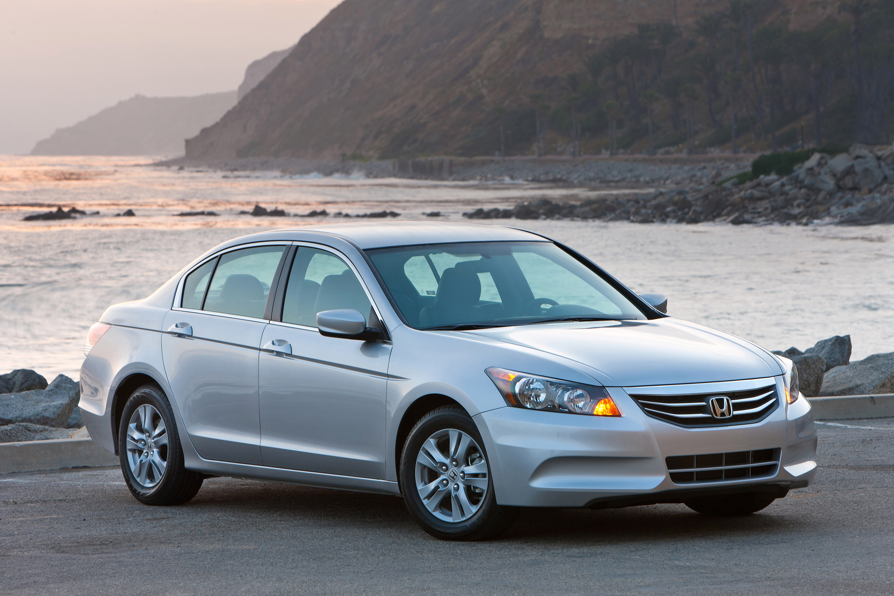 Honda Accord photo #12