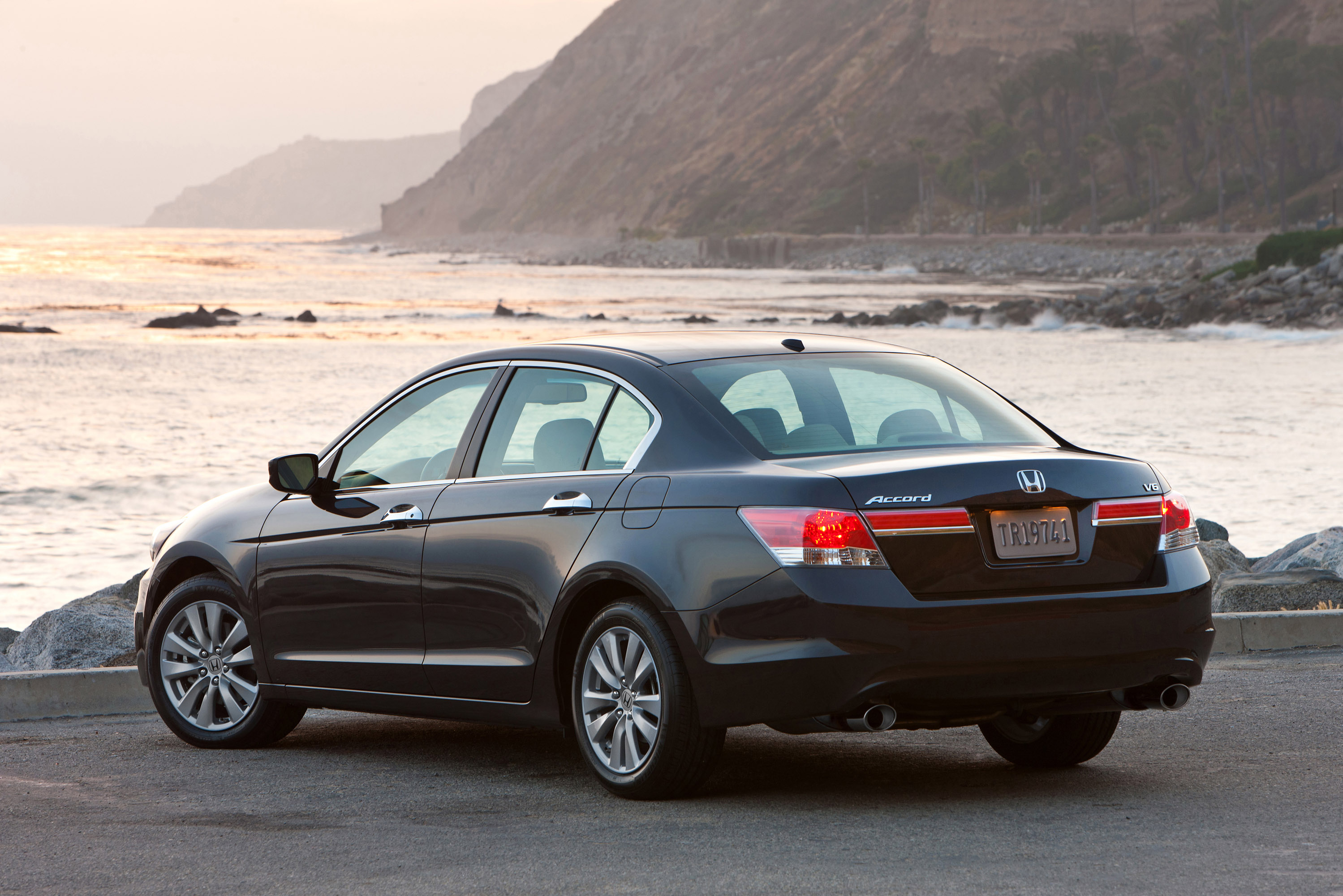 Honda Accord photo #25