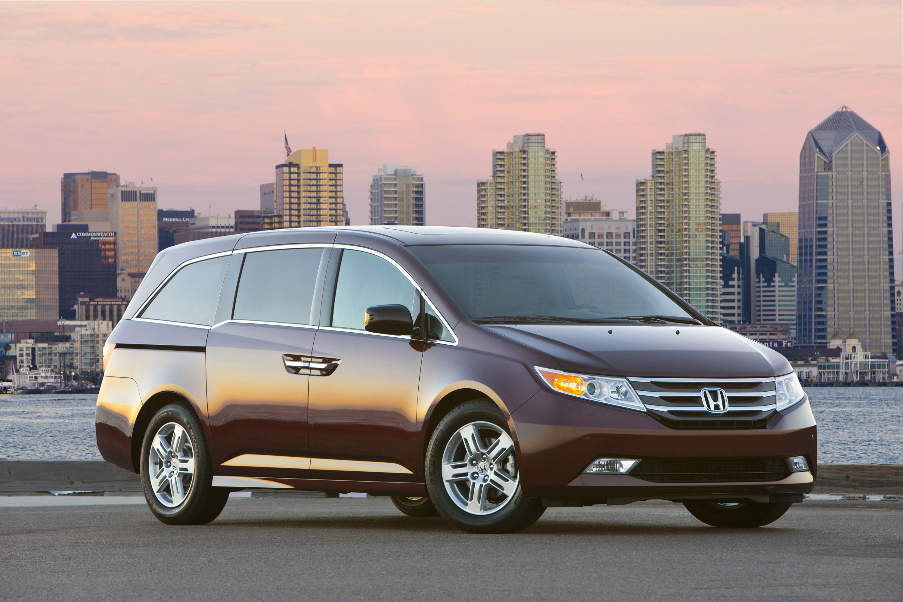 Honda Odyssey photo #2