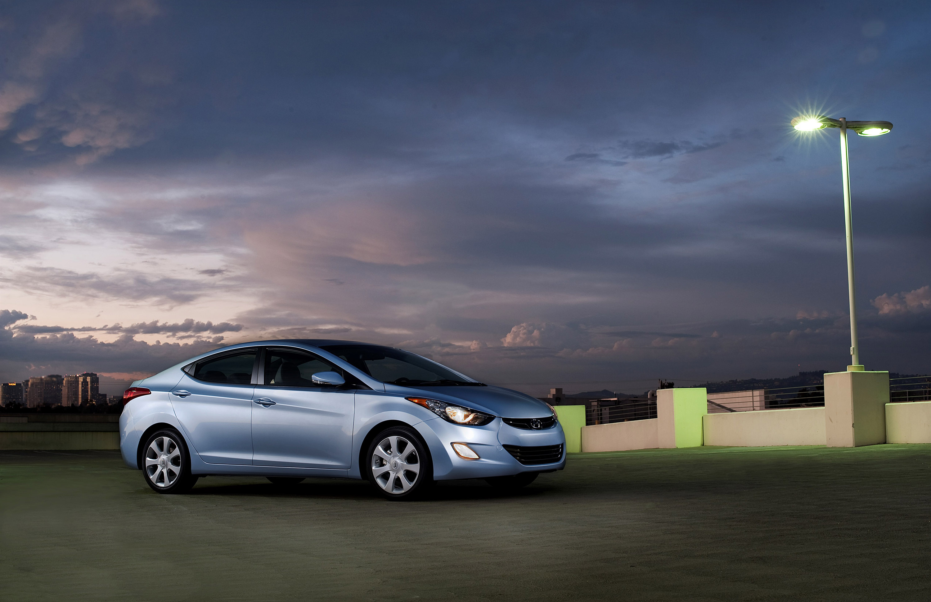 Hyundai Elantra photo #9