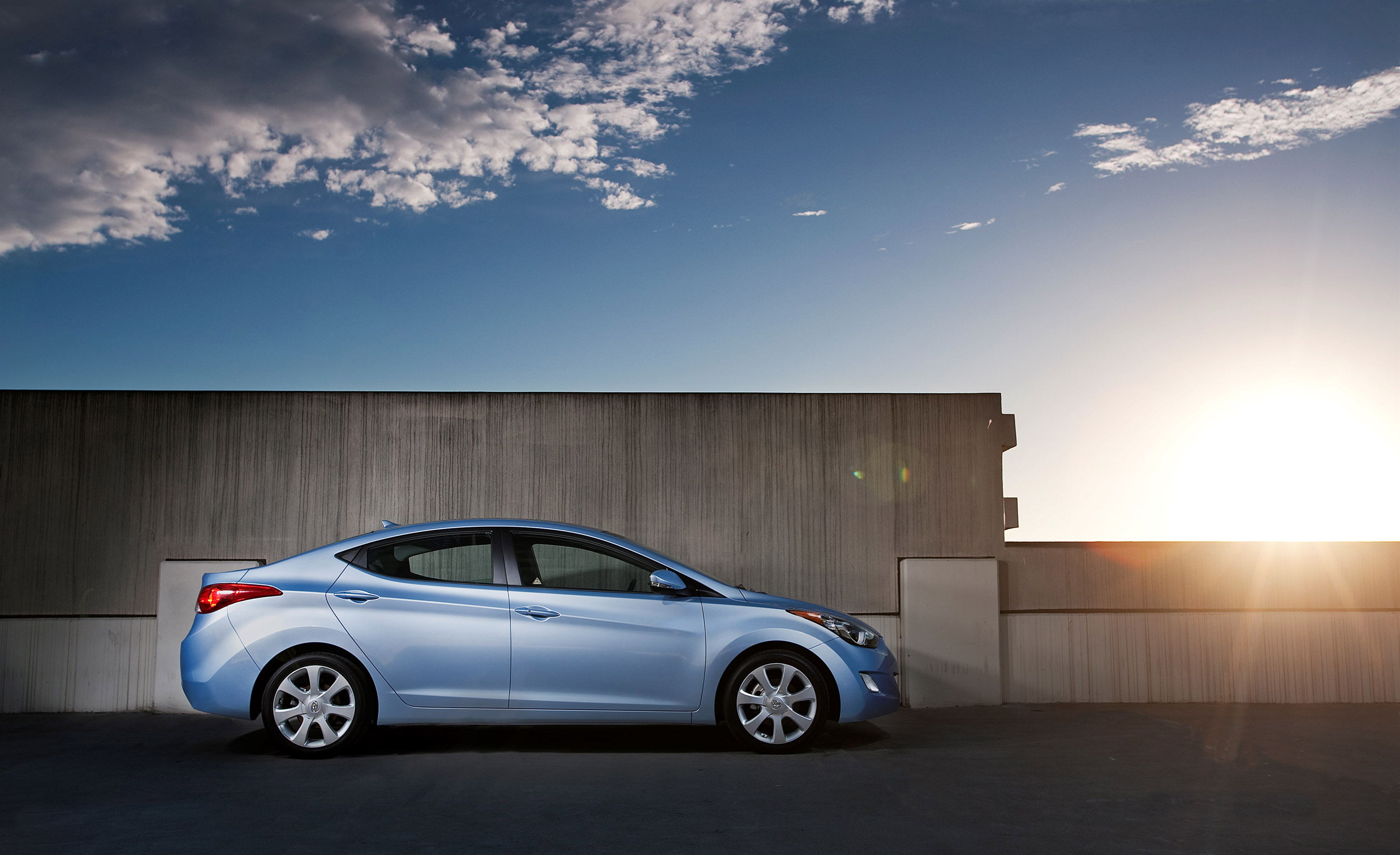 Hyundai Elantra photo #14
