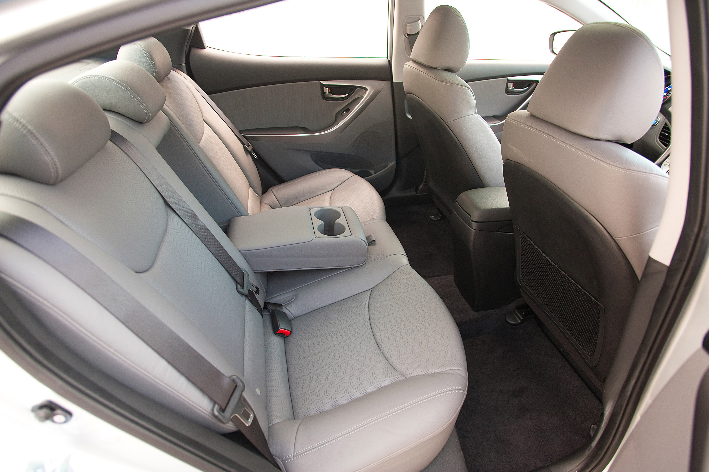 Hyundai Elantra photo #19