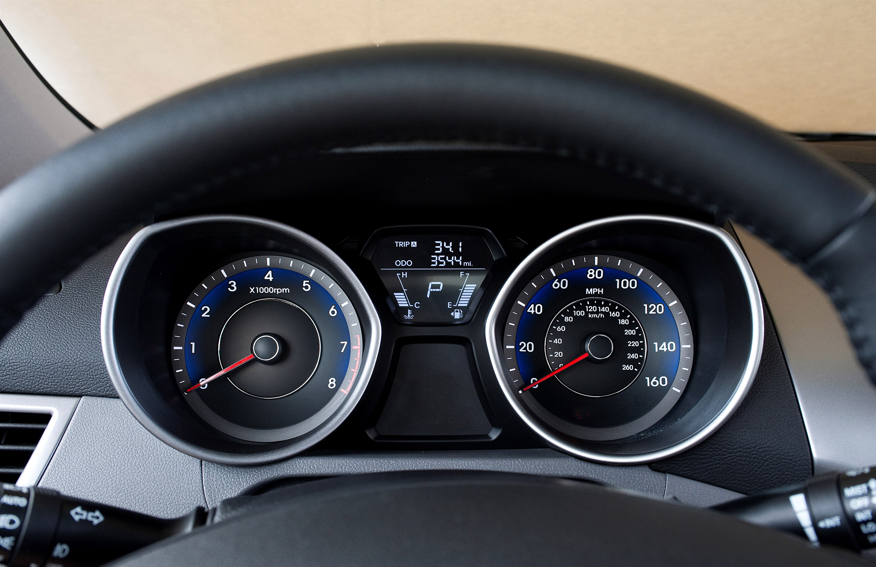 Hyundai Elantra photo #20