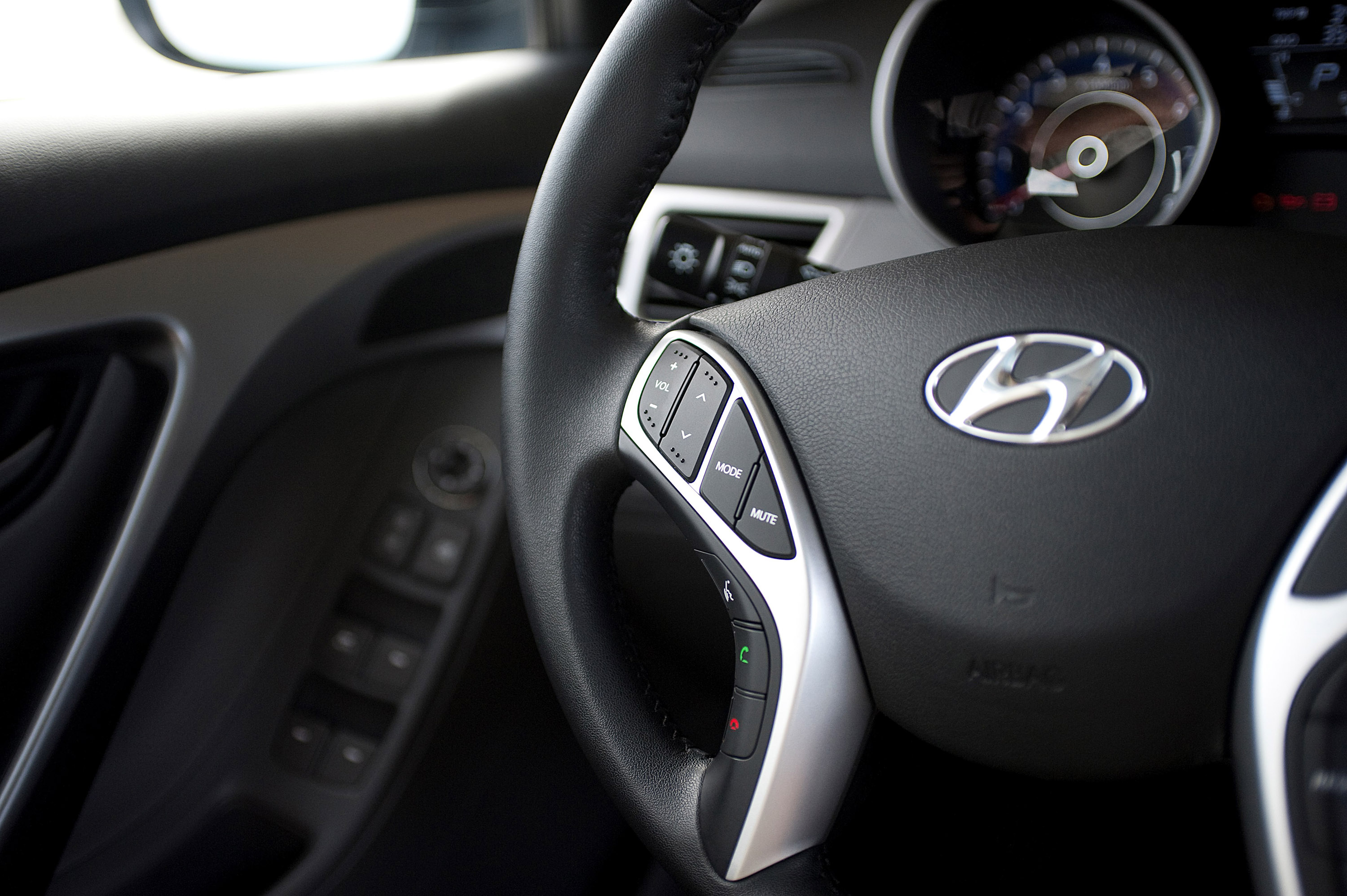 Hyundai Elantra photo #24