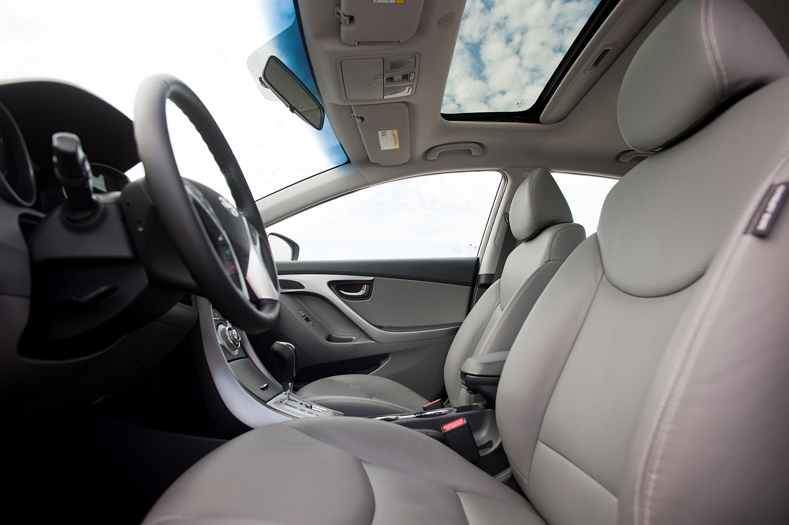 Hyundai Elantra photo #25