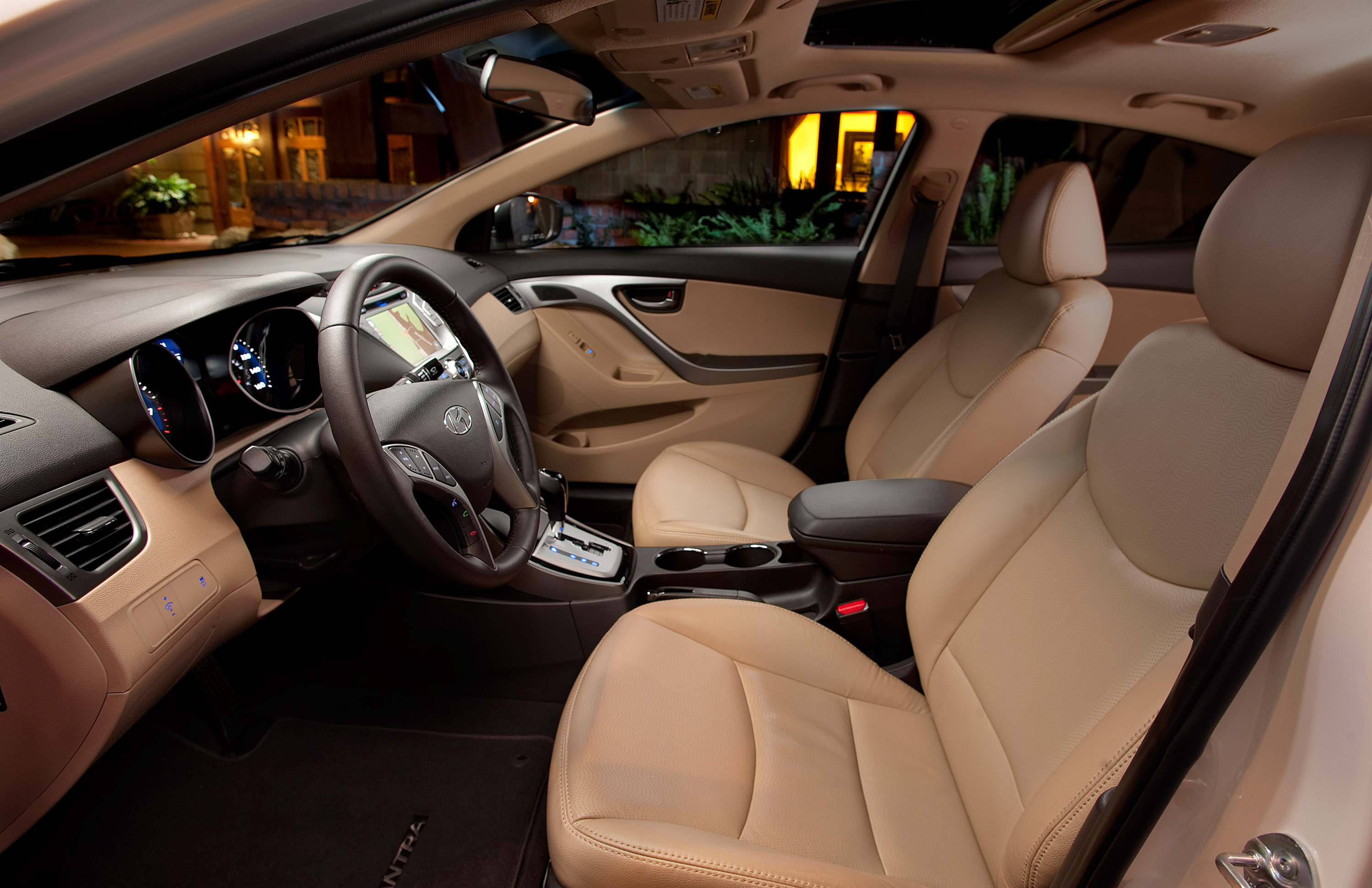 Hyundai Elantra photo #26