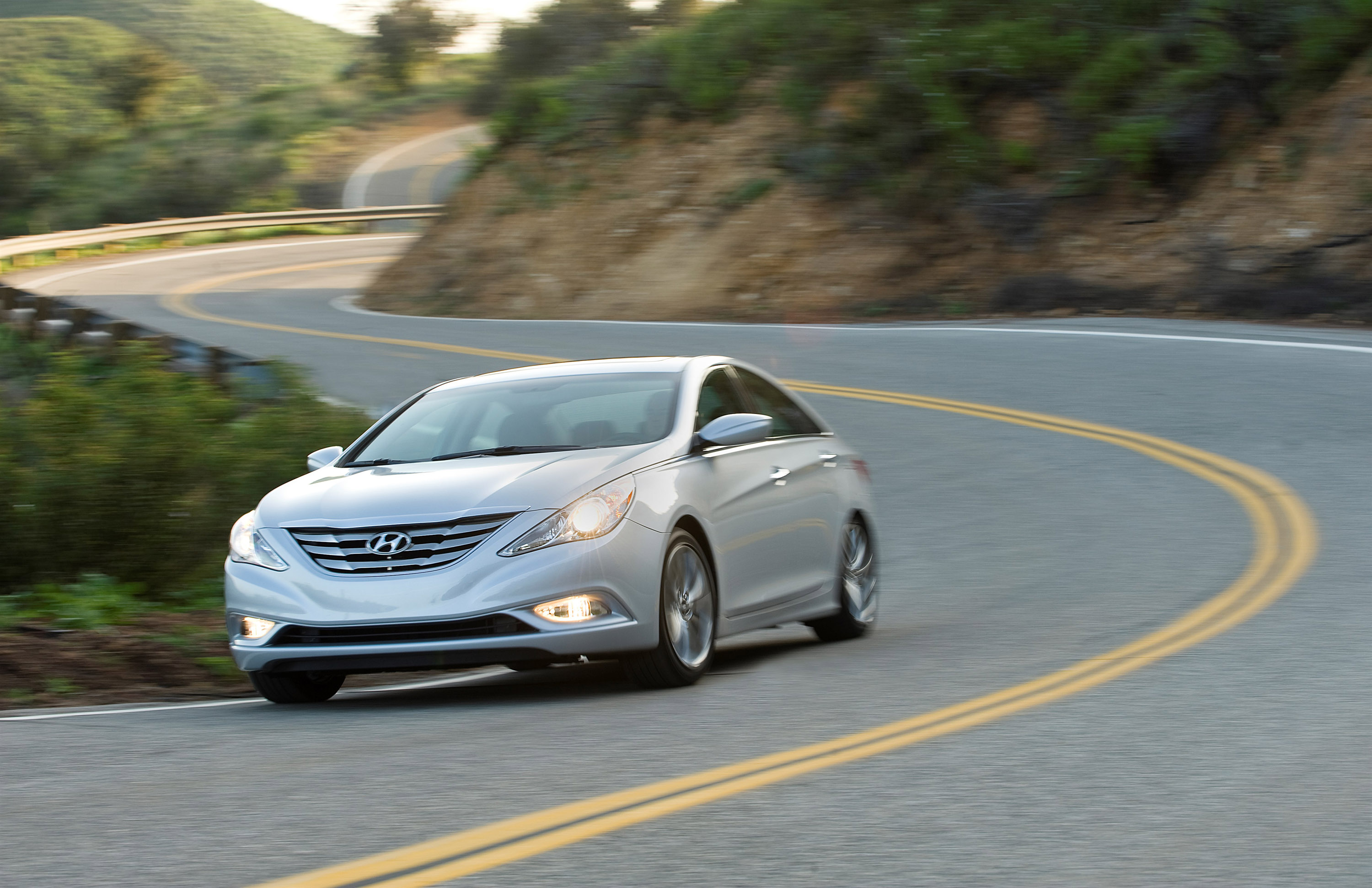 Hyundai Sonata 2.0T photo #2