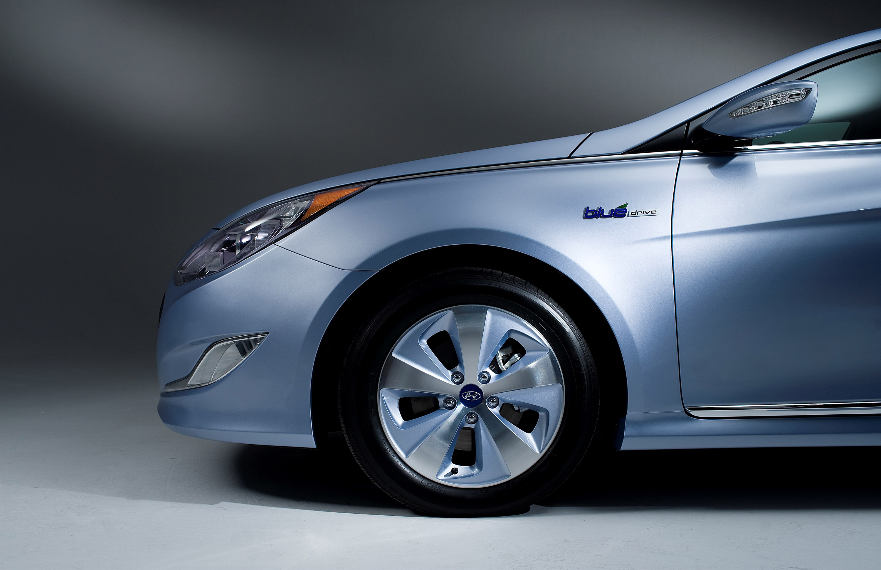 Hyundai Sonata Hybrid photo #17
