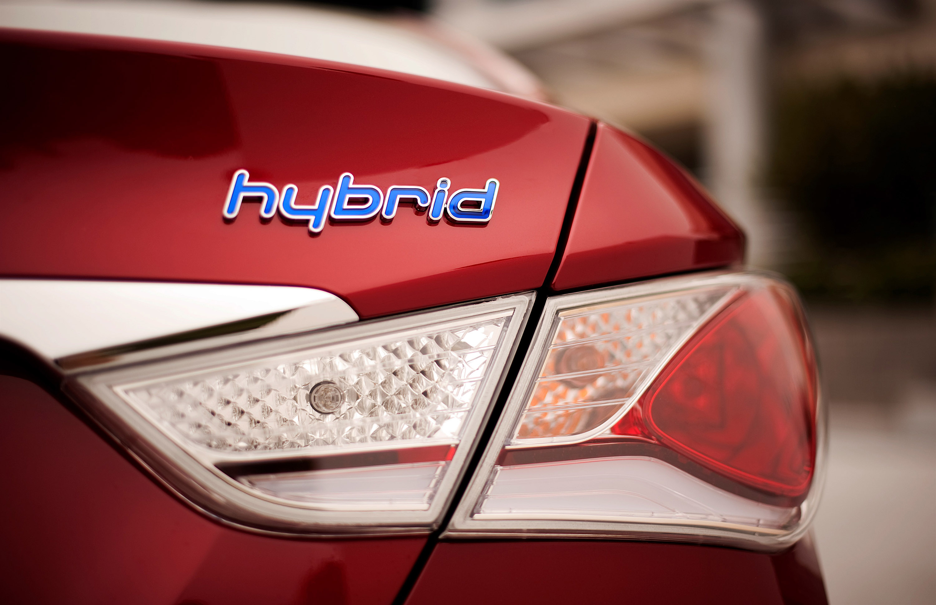 Hyundai Sonata Hybrid photo #22