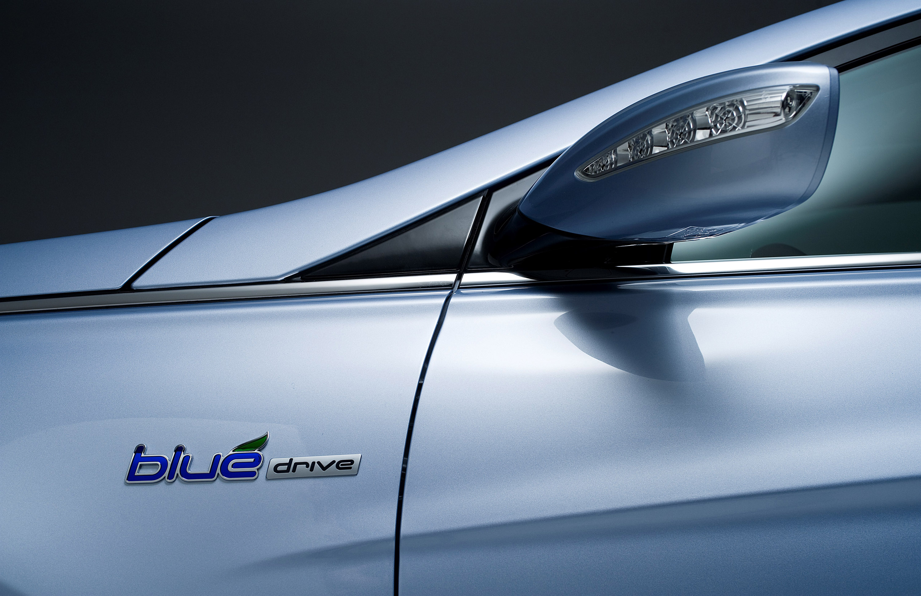 Hyundai Sonata Hybrid photo #24