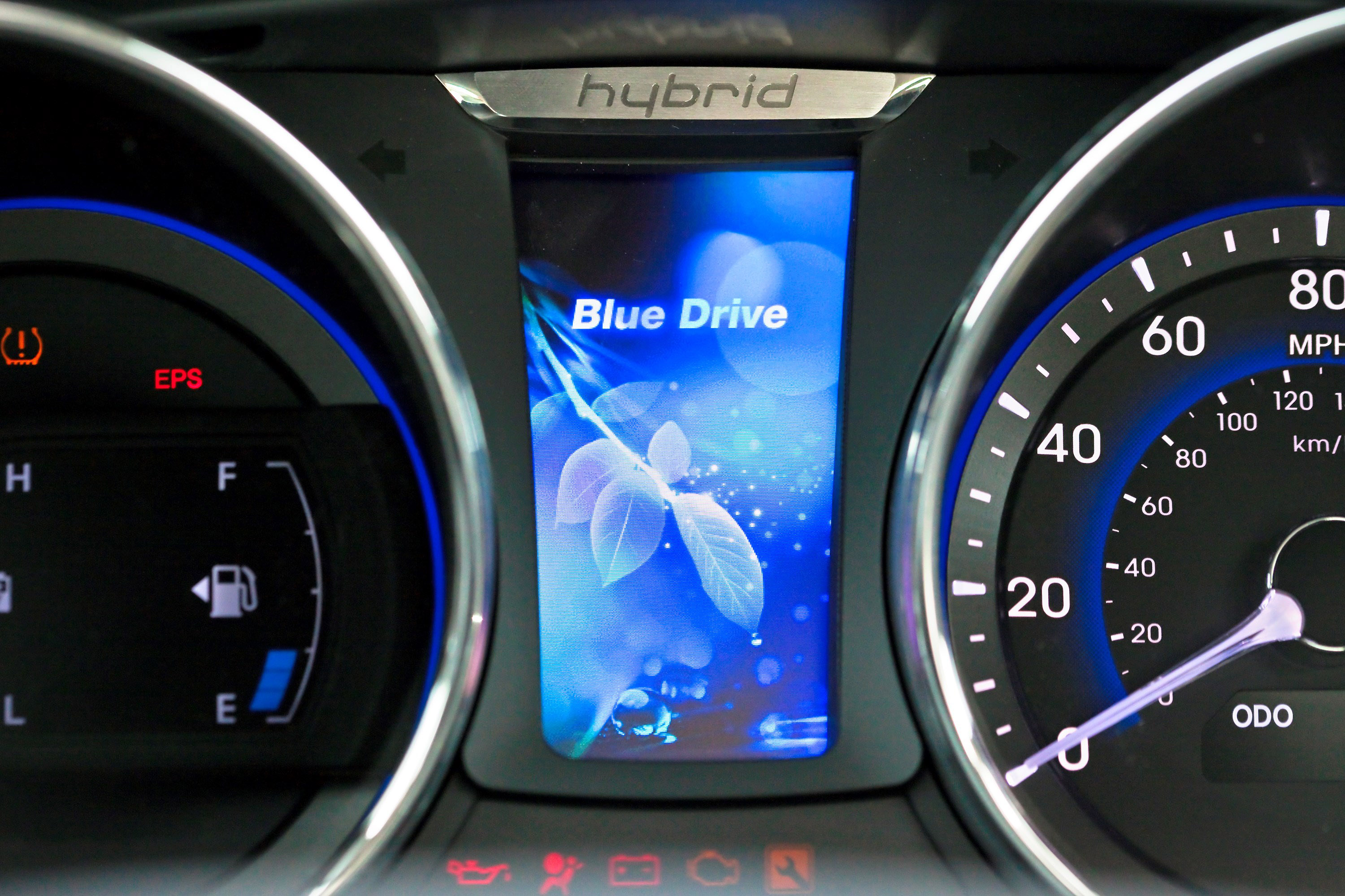 Hyundai Sonata Hybrid photo #28