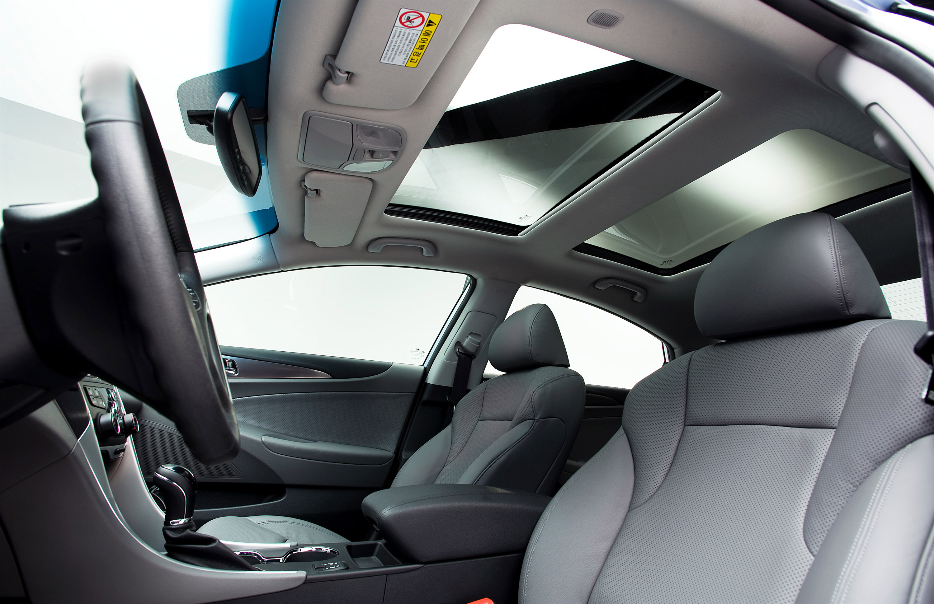 Hyundai Sonata Hybrid photo #29