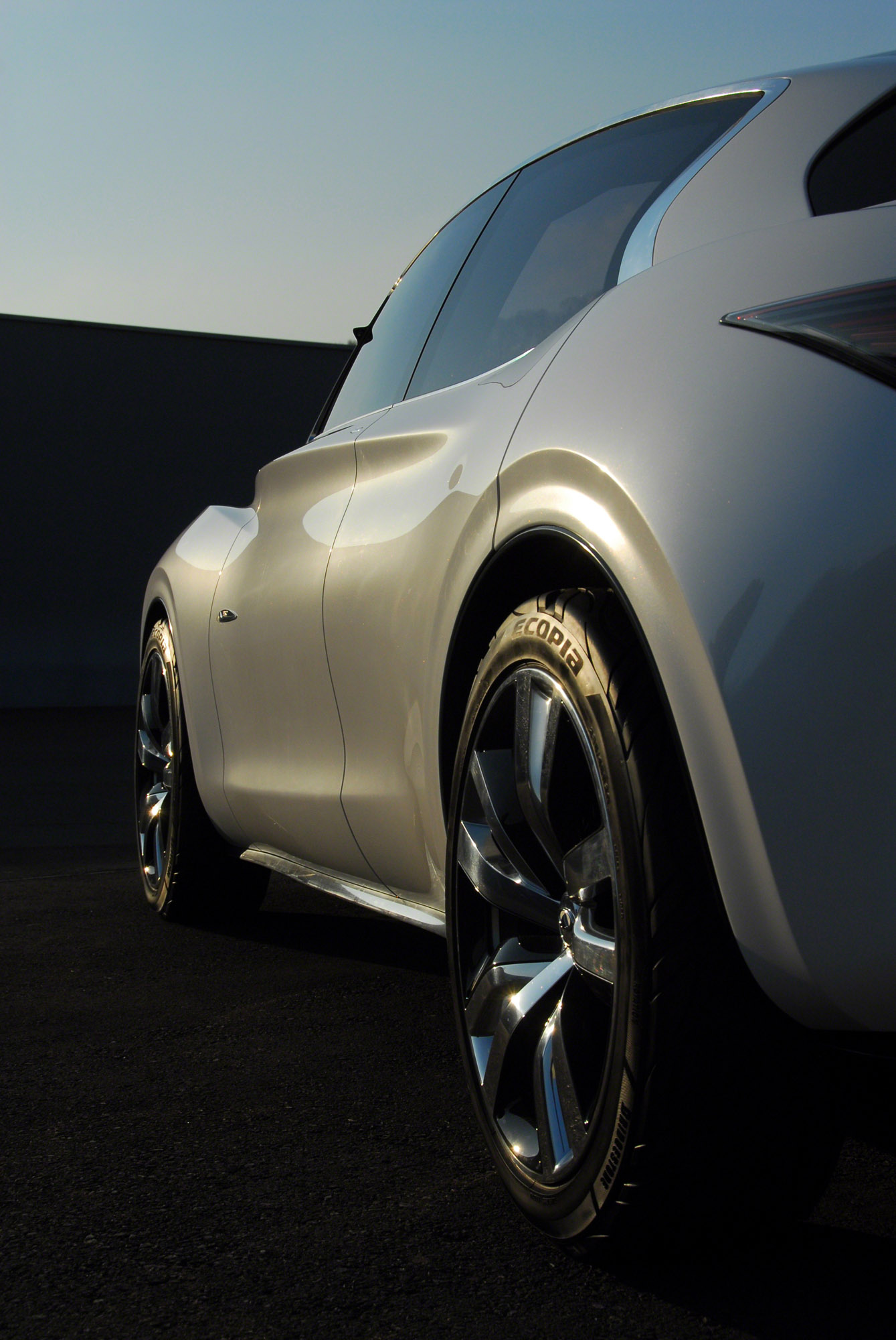 Infiniti Etherea Concept photo #16