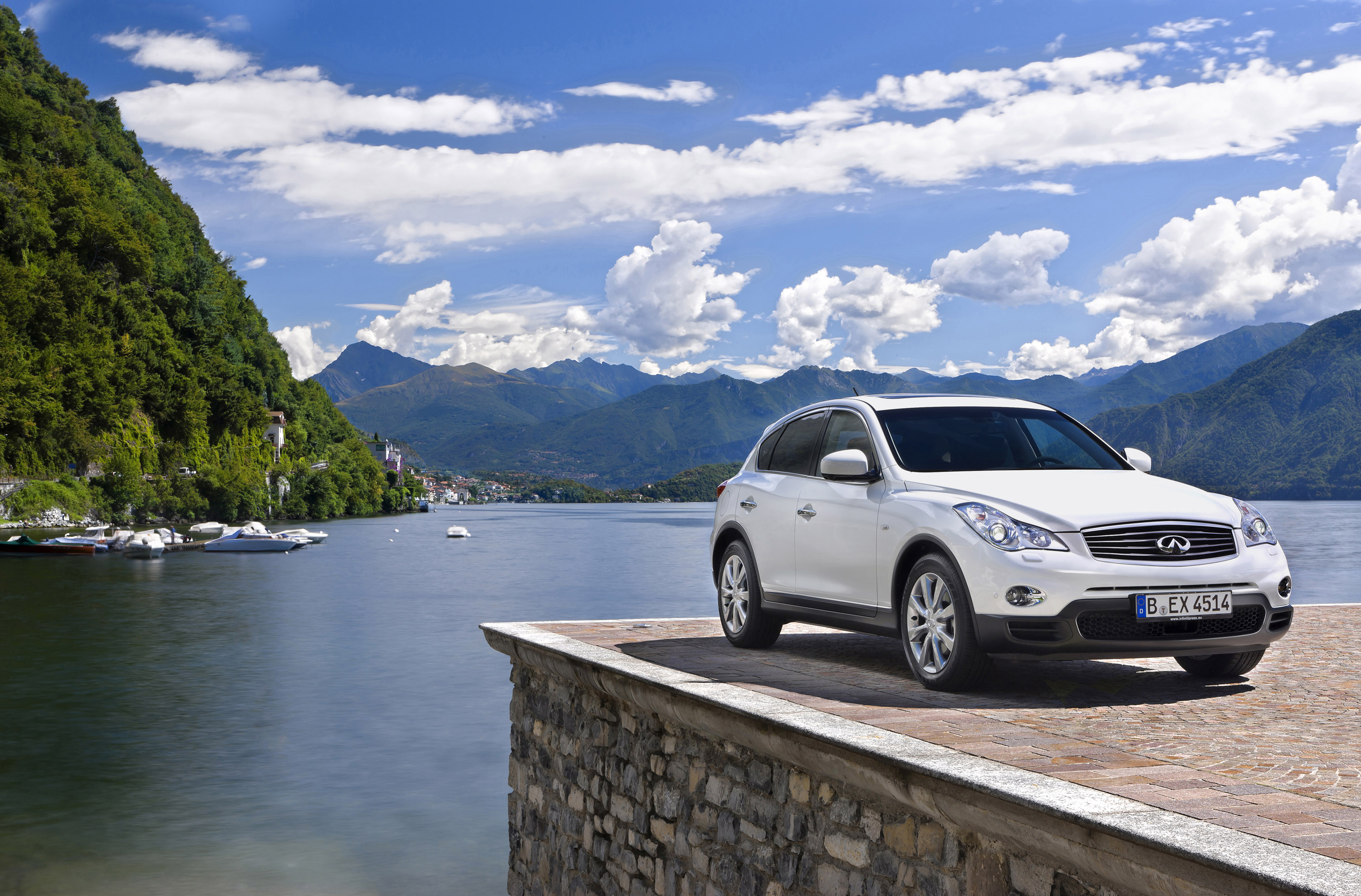 Infiniti EX30d photo #5