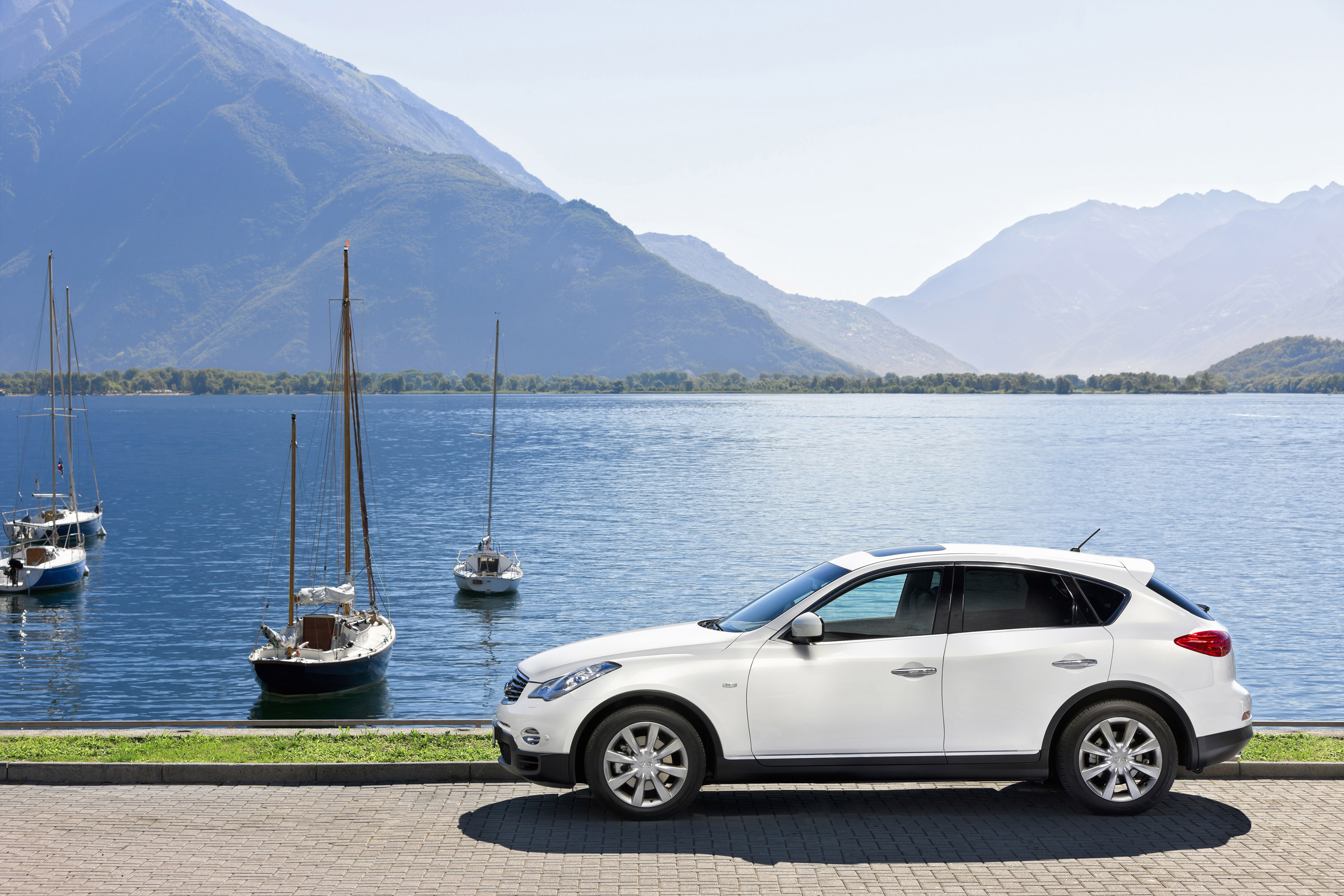 Infiniti EX30d photo #6