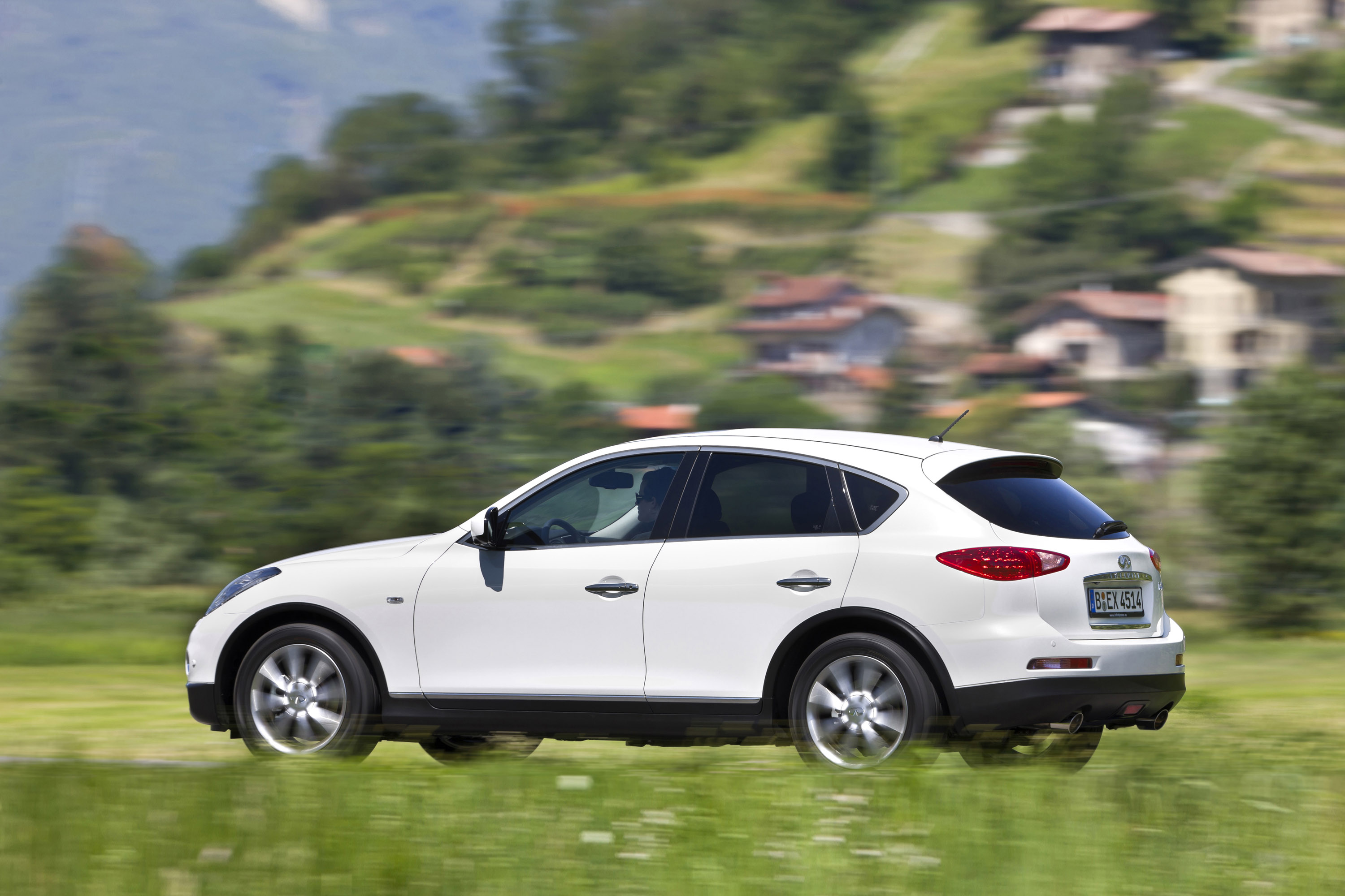Infiniti EX30d photo #7