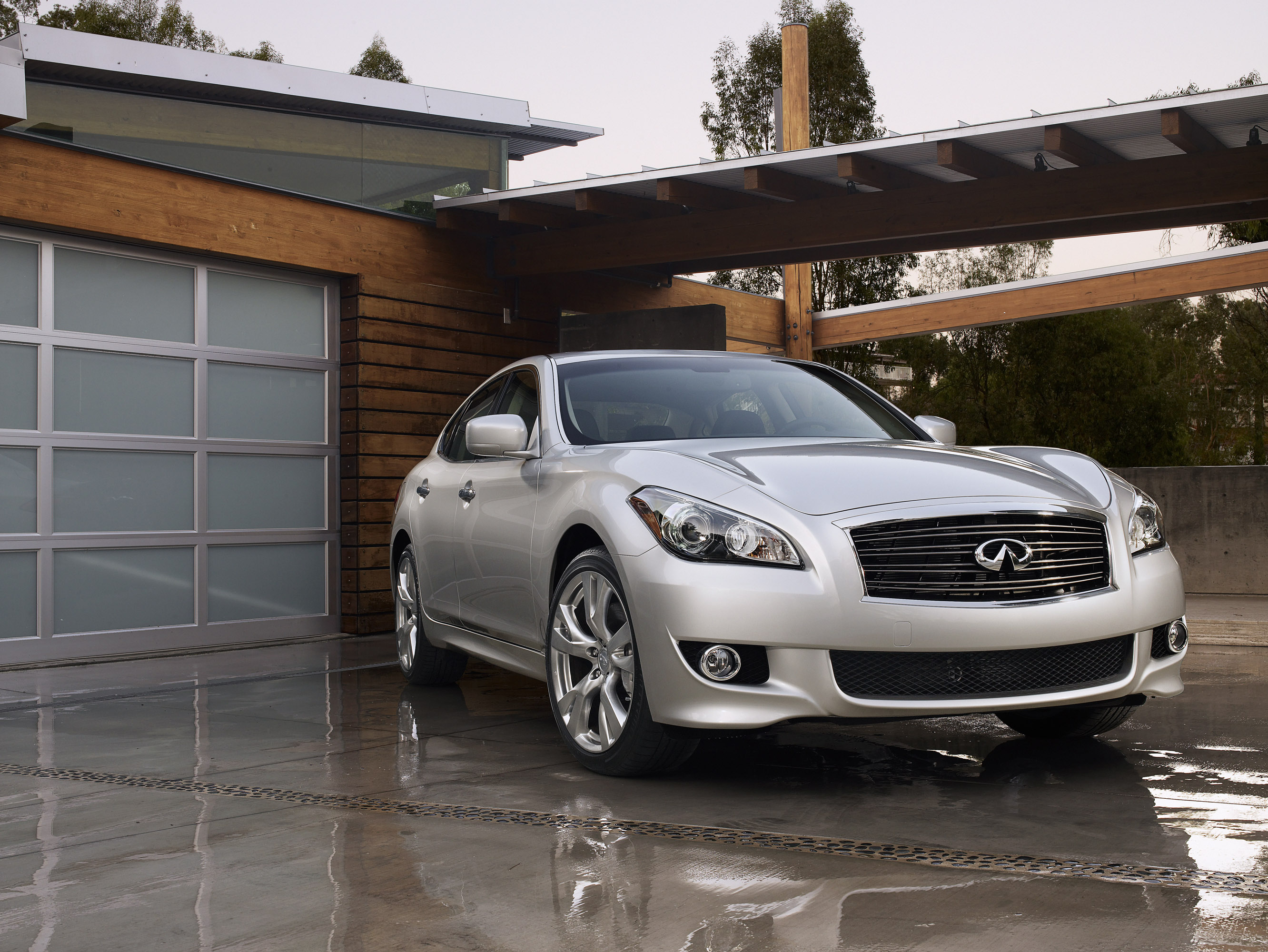 Infiniti M photo #2