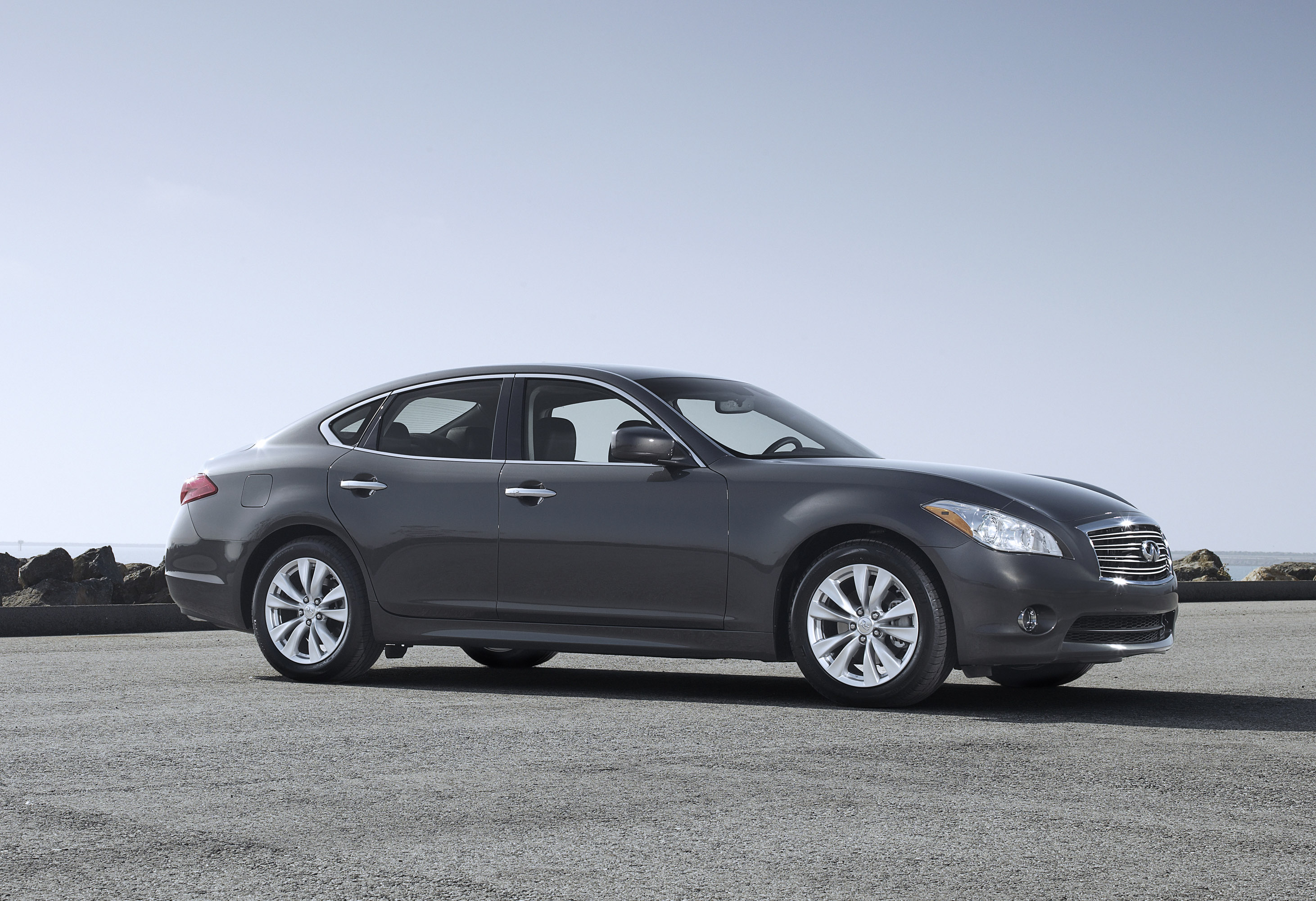 Infiniti M photo #15