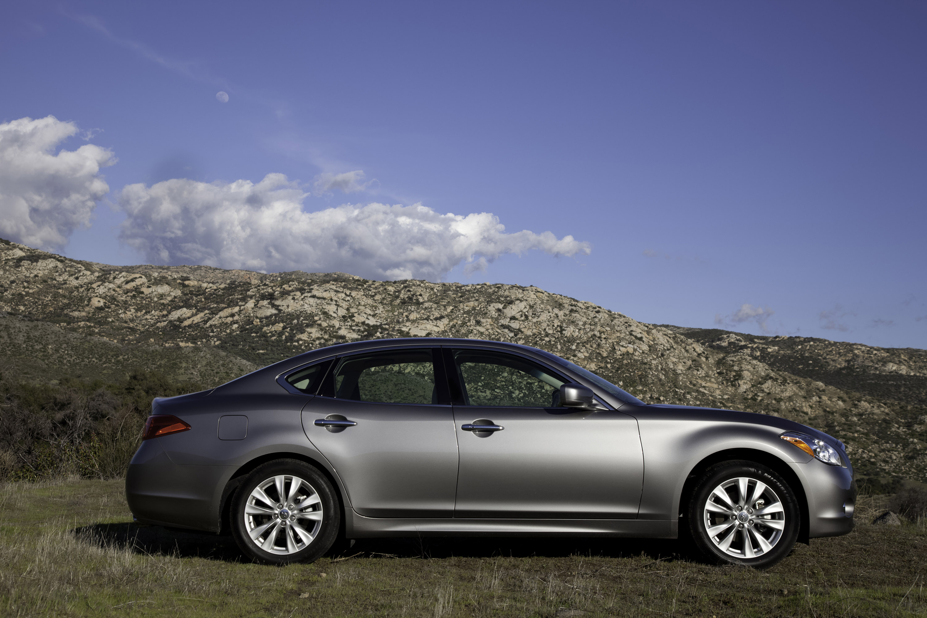 Infiniti M photo #21